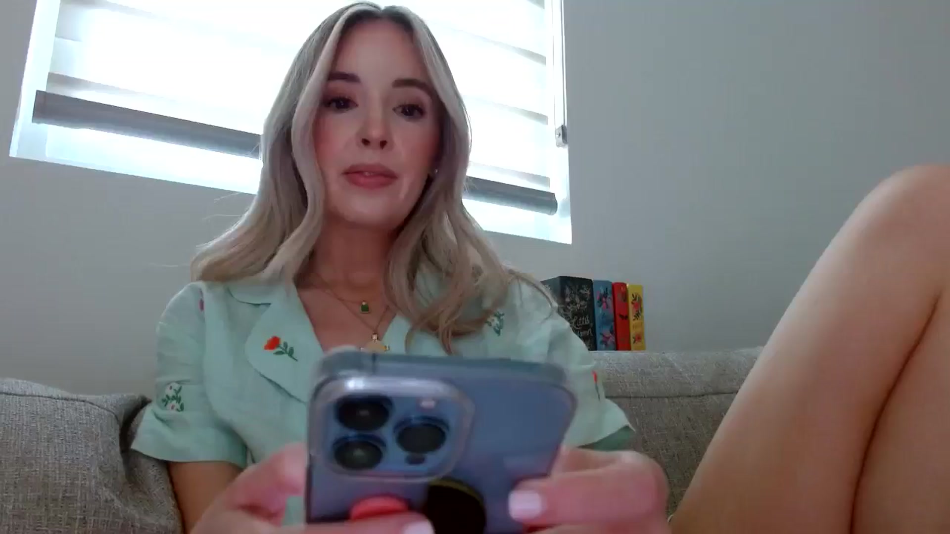 Gallery image thumbnail from Vegansoda's myfreecams stream on, 05/19/2024, 24:31 image 19 of 20