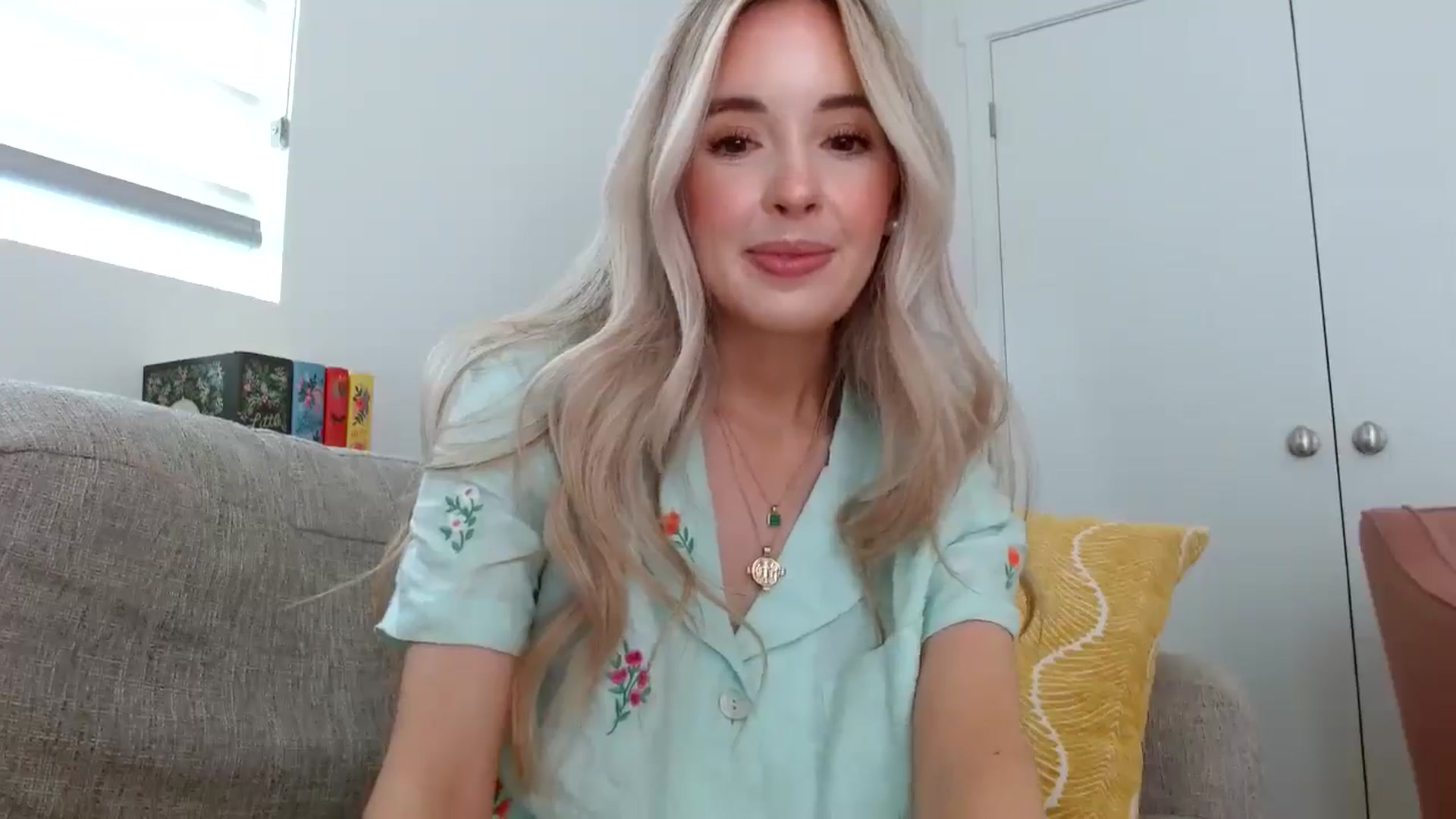 Gallery image thumbnail from Vegansoda's myfreecams stream on, 05/19/2024, 24:31 image 3 of 20