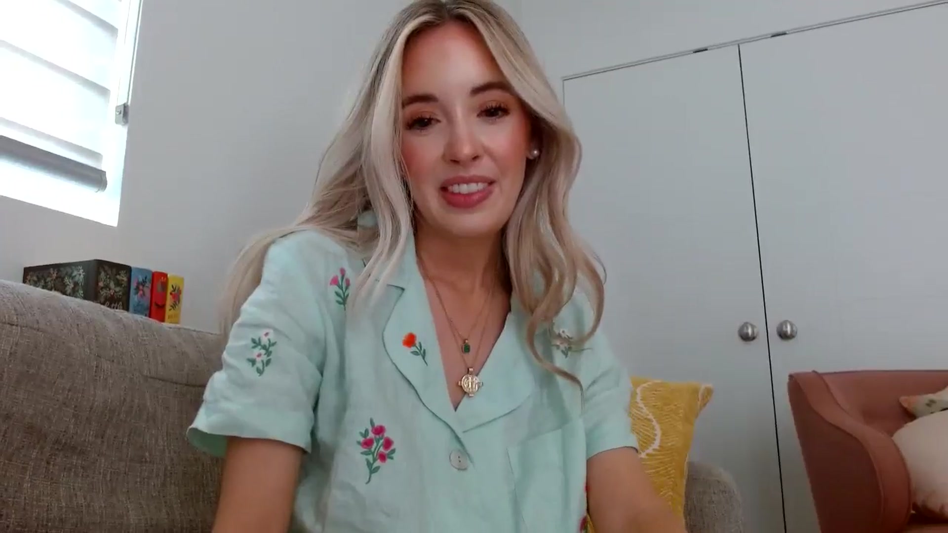 Gallery image thumbnail from Vegansoda's myfreecams stream on, 05/19/2024, 24:31 image 2 of 20