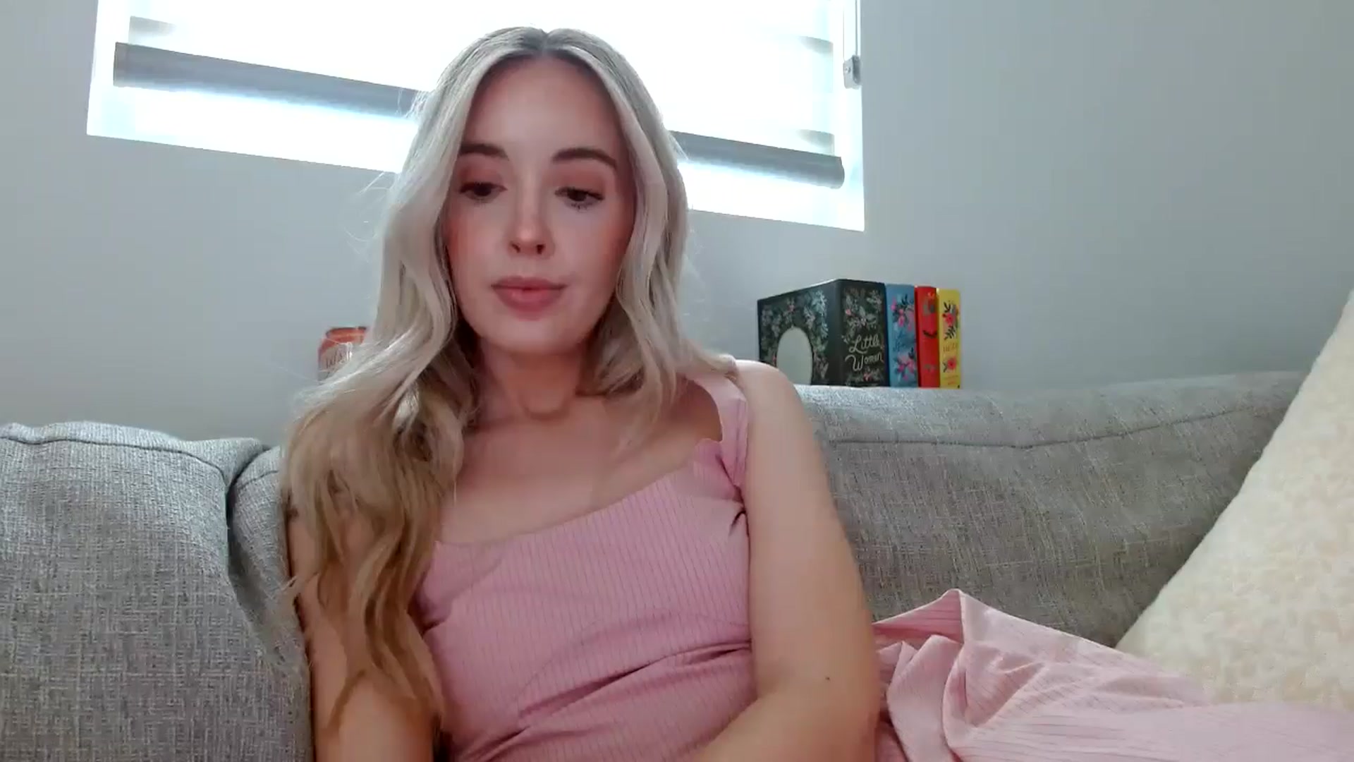 Gallery image thumbnail from Vegansoda's myfreecams stream on, 05/20/2024, 22:32 image 11 of 20