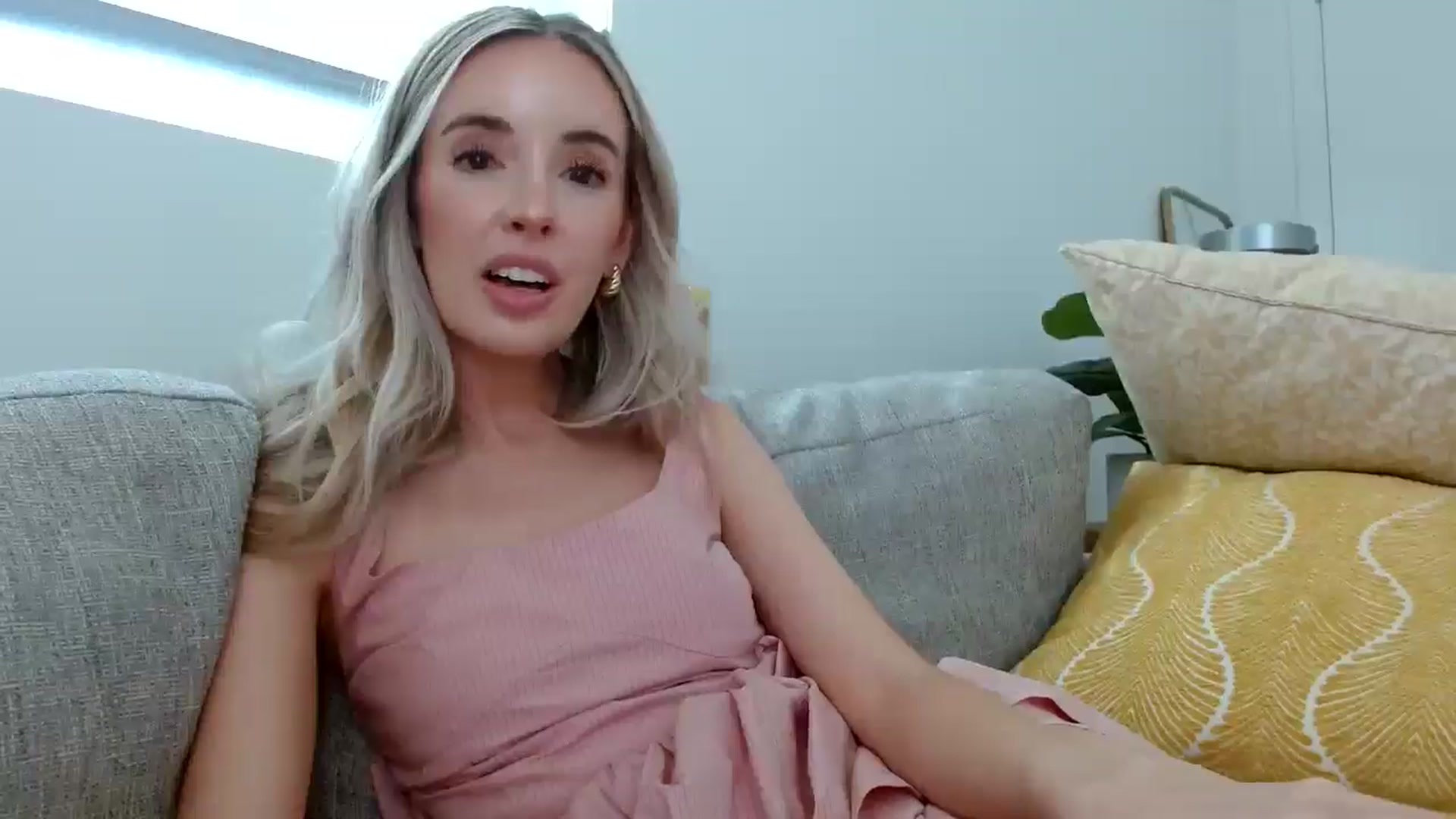 Gallery image thumbnail from Vegansoda's myfreecams stream on, 05/21/2024, 24:01 image 9 of 20