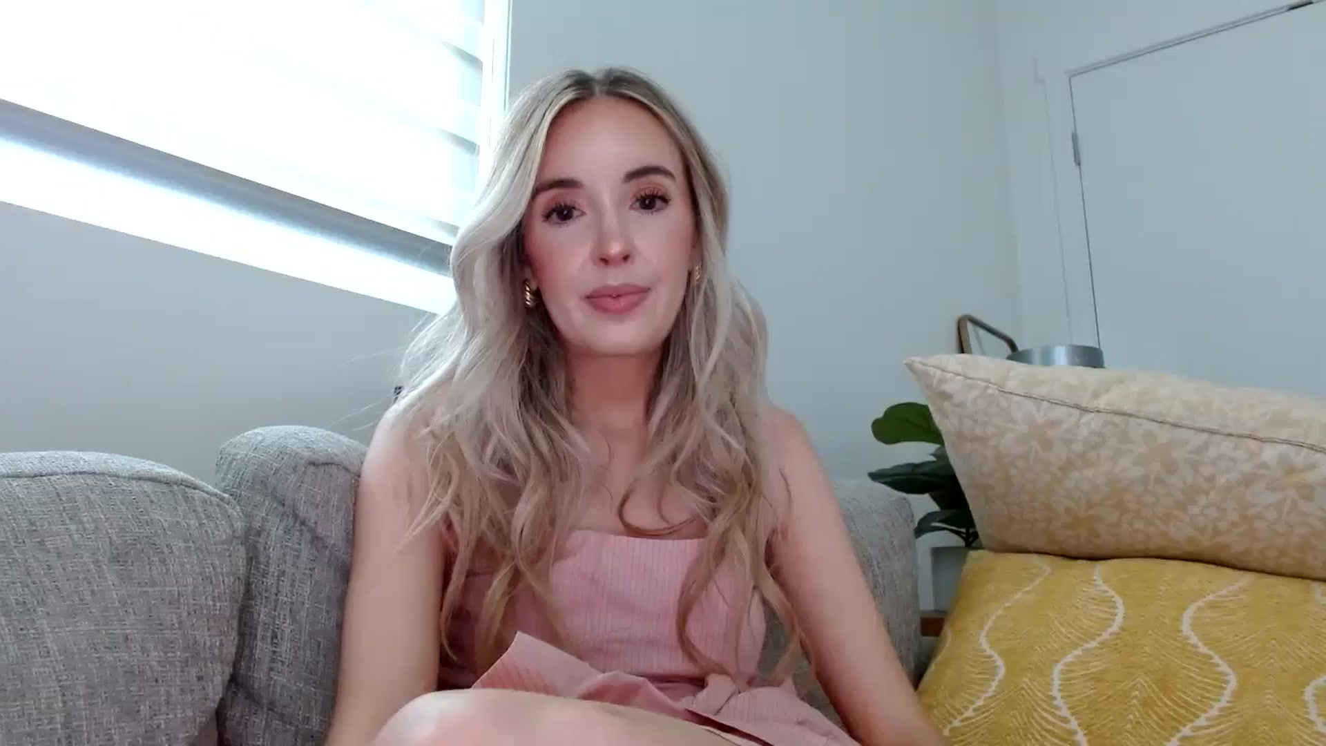 Gallery image thumbnail from Vegansoda's myfreecams stream on, 05/21/2024, 24:01 image 1 of 20