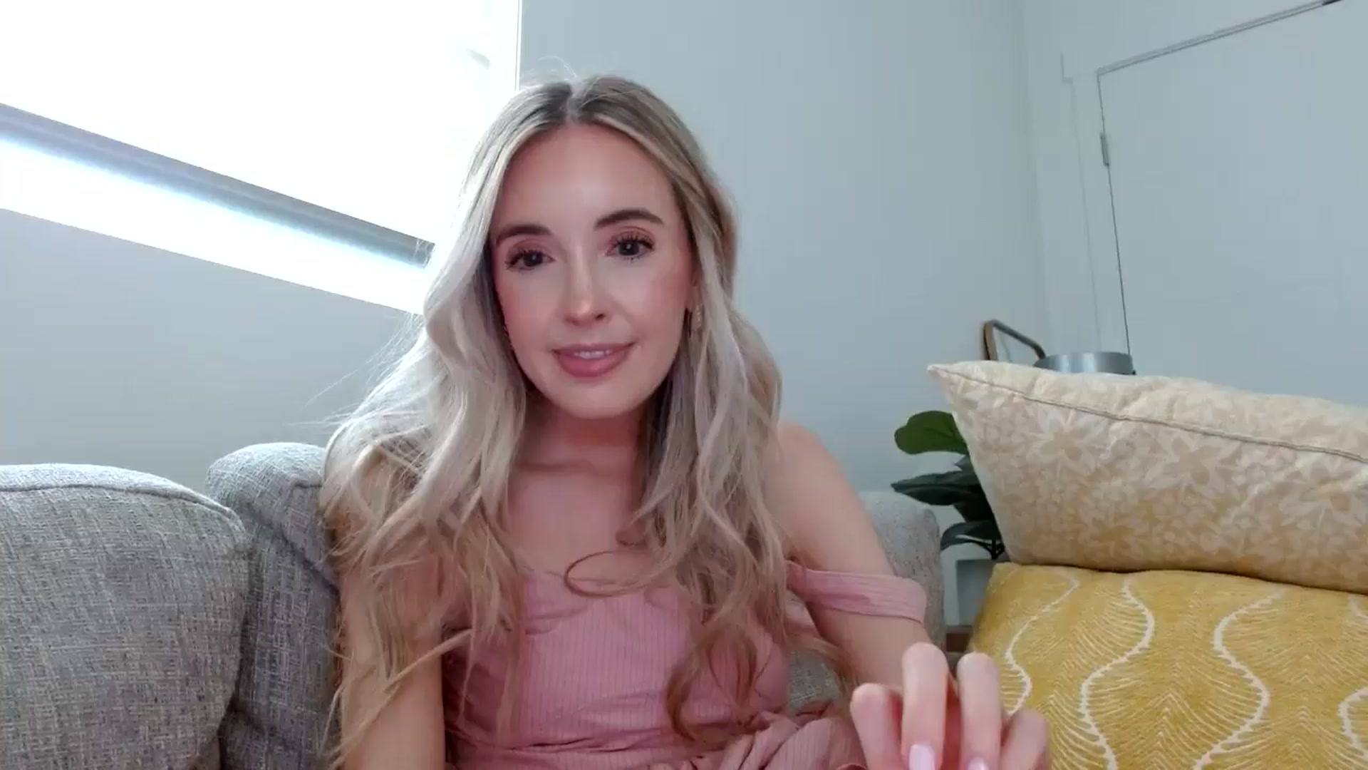Gallery image thumbnail from Vegansoda's myfreecams stream on, 05/21/2024, 24:01 image 3 of 20
