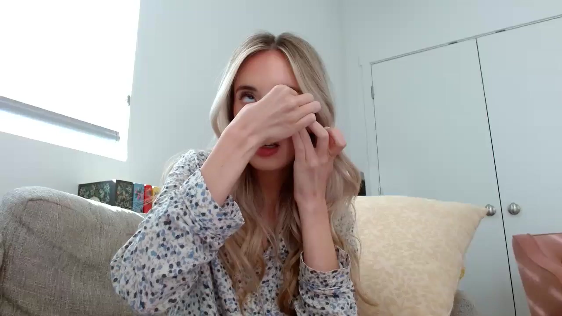 Gallery image thumbnail from Vegansoda's myfreecams stream on, 05/22/2024, 24:36 image 2 of 20