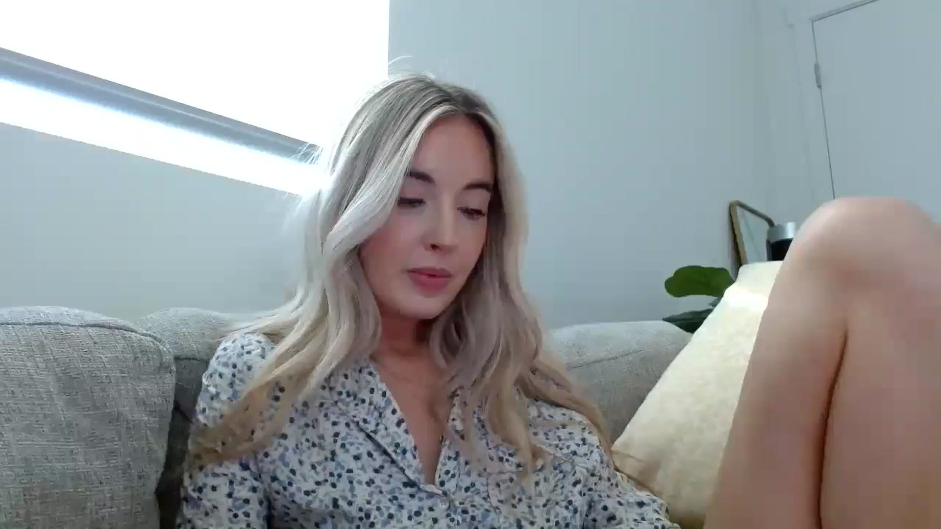 Gallery image thumbnail from Vegansoda's myfreecams stream on, 05/22/2024, 01:10 image 7 of 20