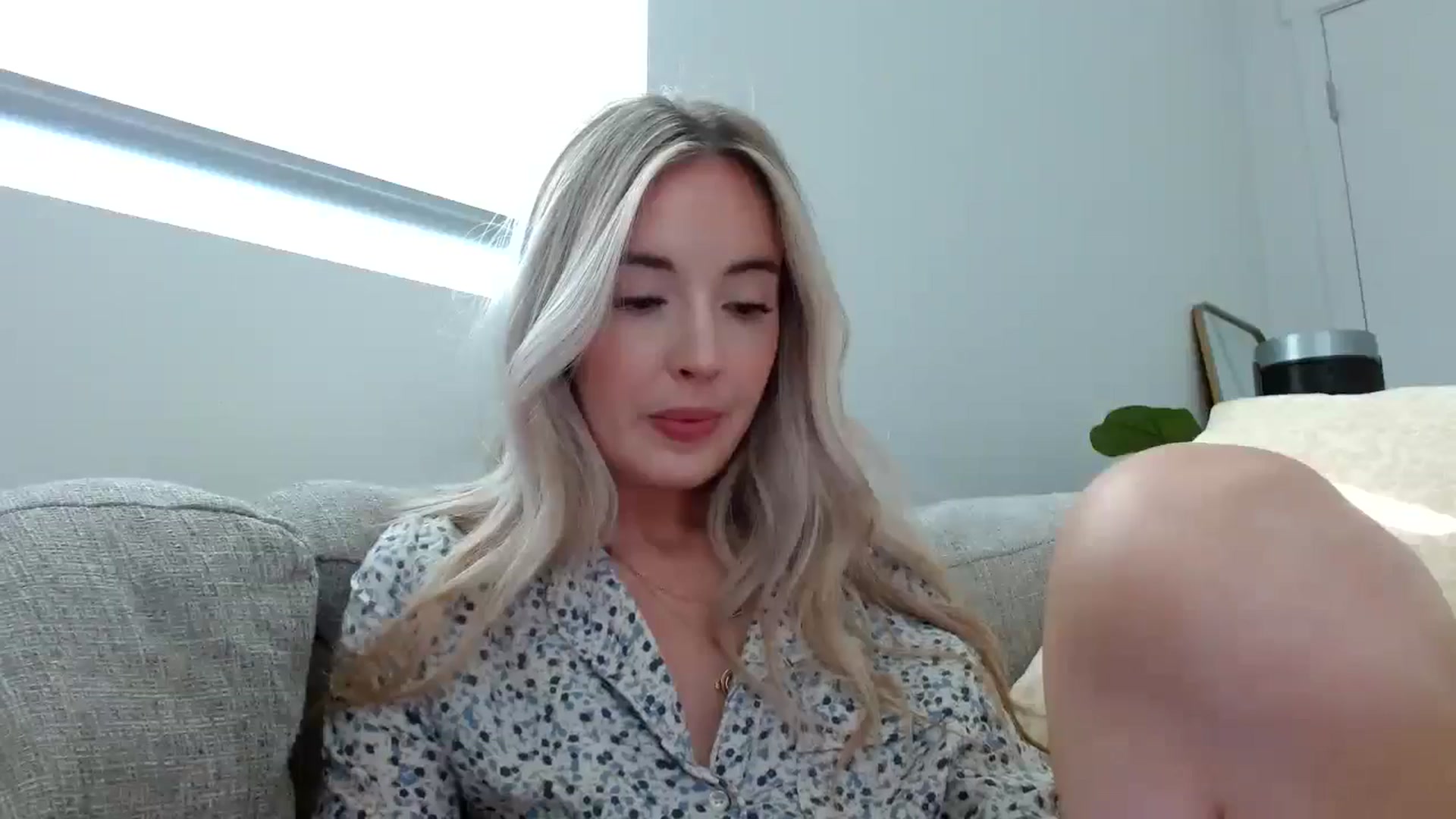 Gallery image thumbnail from Vegansoda's myfreecams stream on, 05/22/2024, 01:10 image 5 of 20