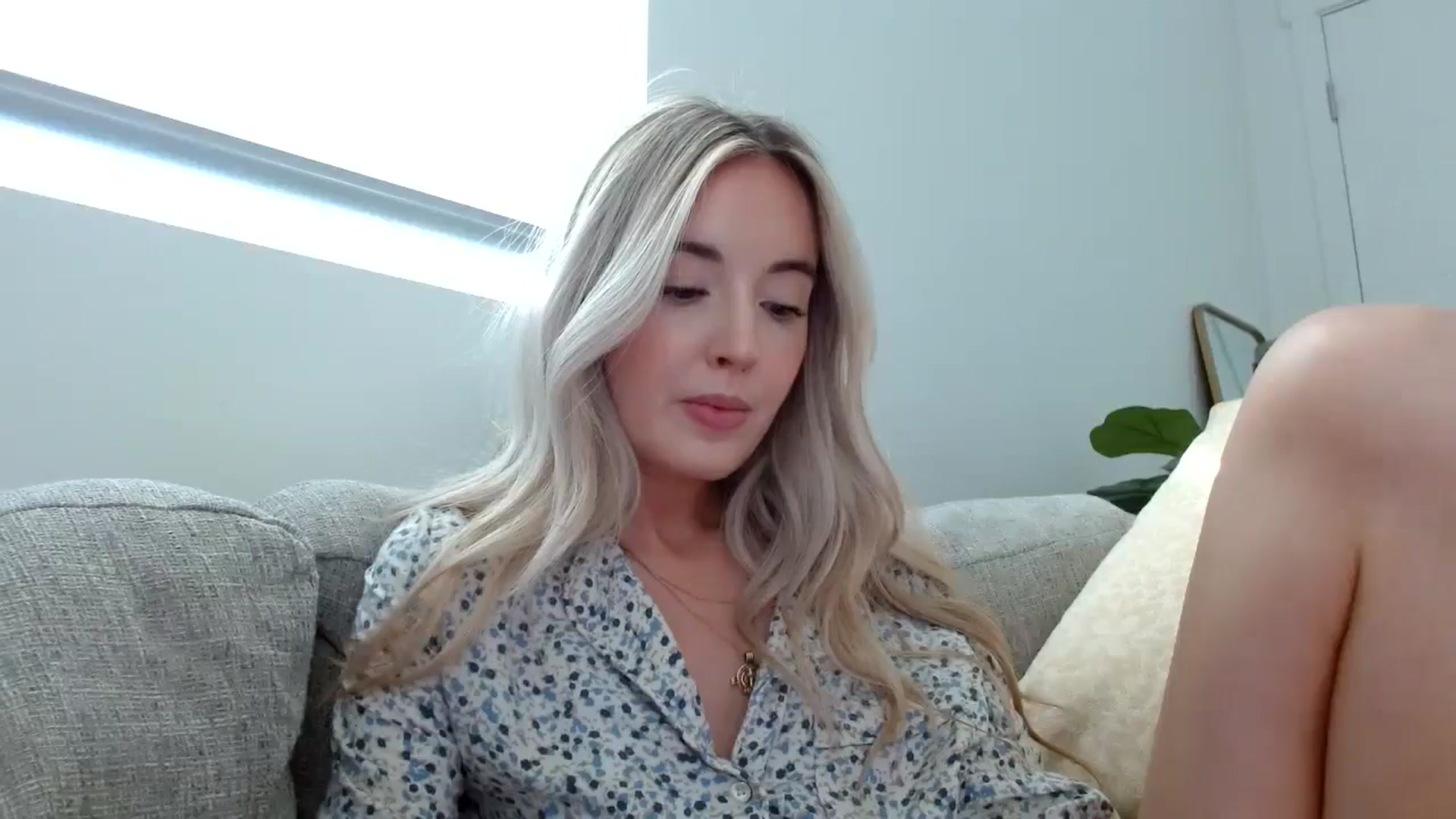 Gallery image thumbnail from Vegansoda's myfreecams stream on, 05/22/2024, 01:10 image 1 of 20