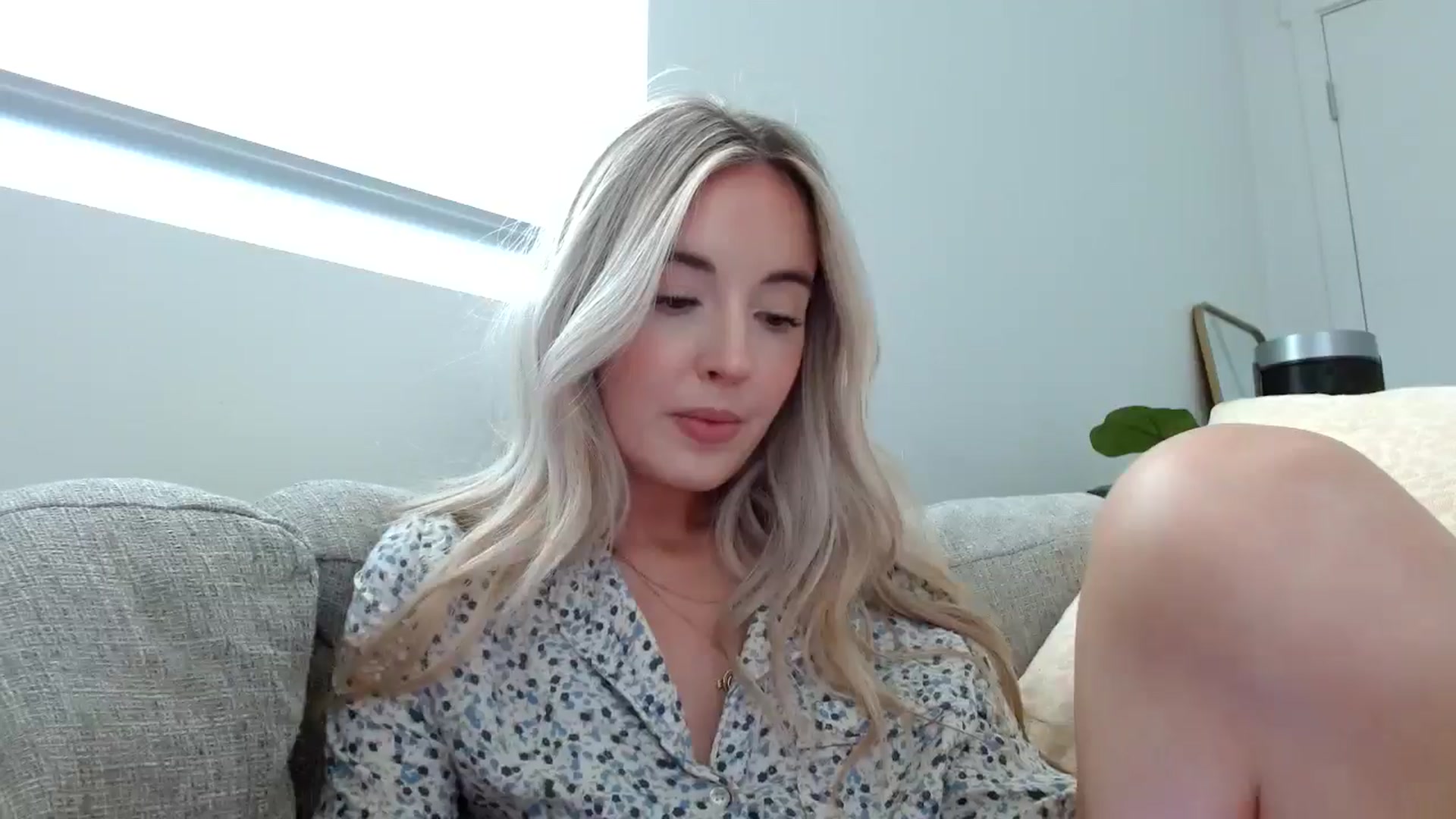 Gallery image thumbnail from Vegansoda's myfreecams stream on, 05/22/2024, 01:10 image 3 of 20