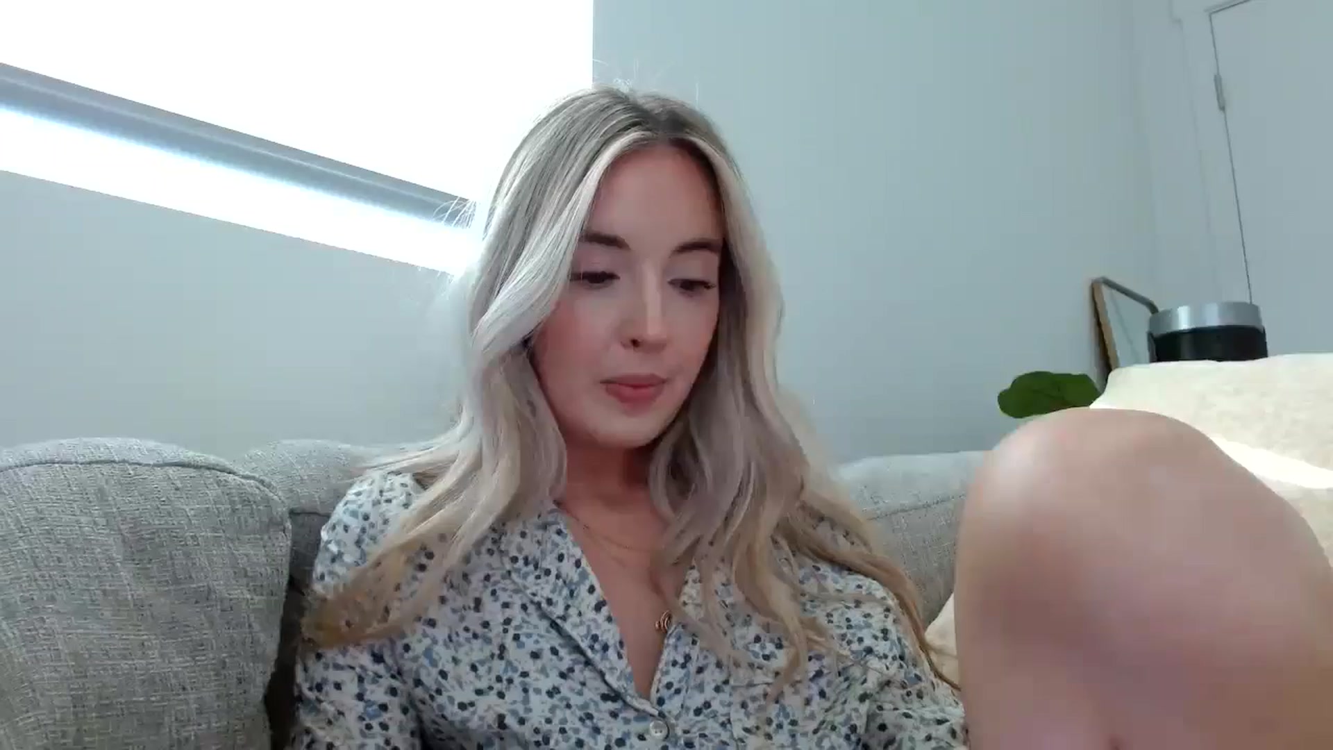 Gallery image thumbnail from Vegansoda's myfreecams stream on, 05/22/2024, 01:10 image 6 of 20