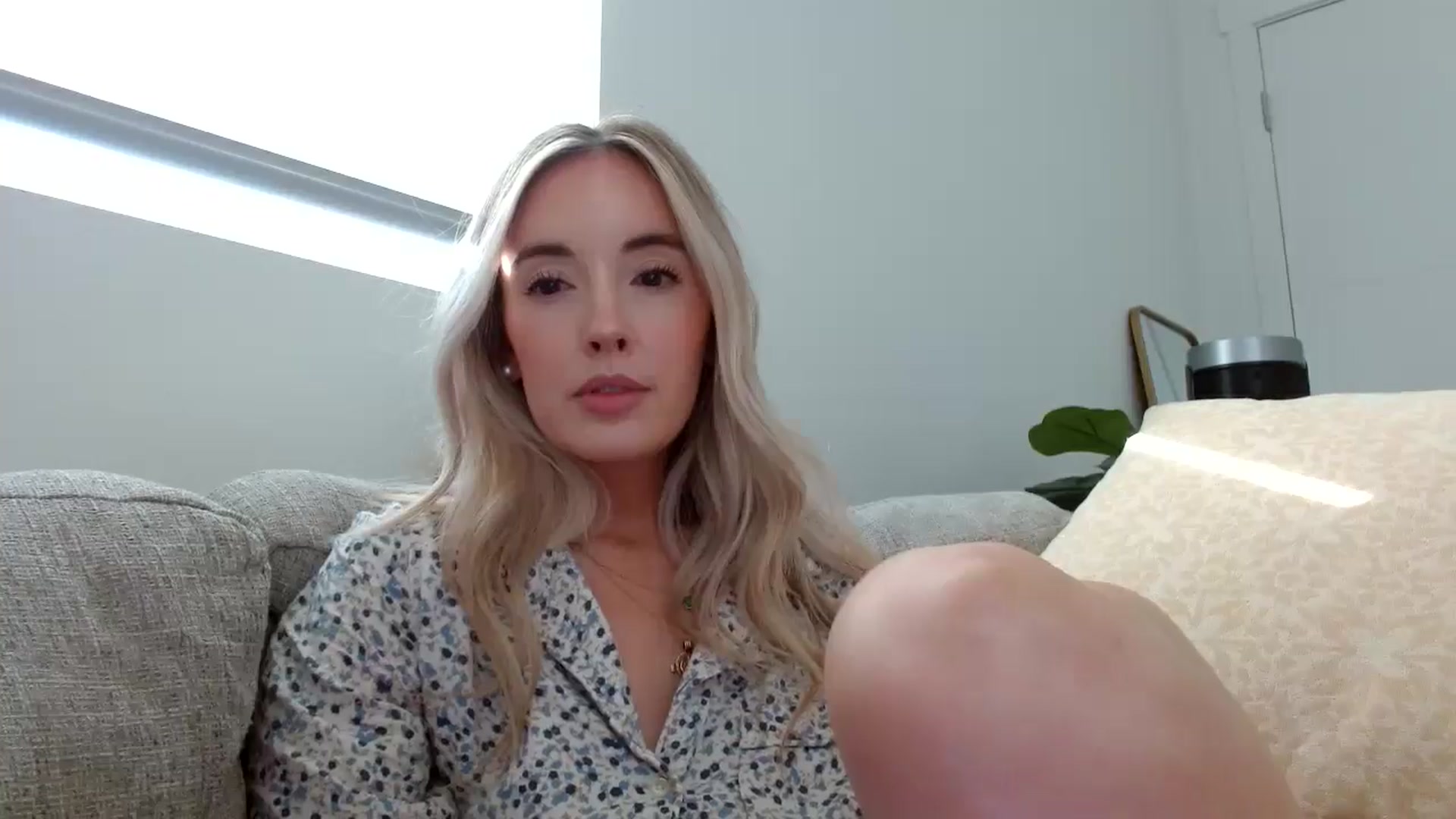 Gallery image thumbnail from Vegansoda's myfreecams stream on, 05/22/2024, 01:10 image 13 of 20