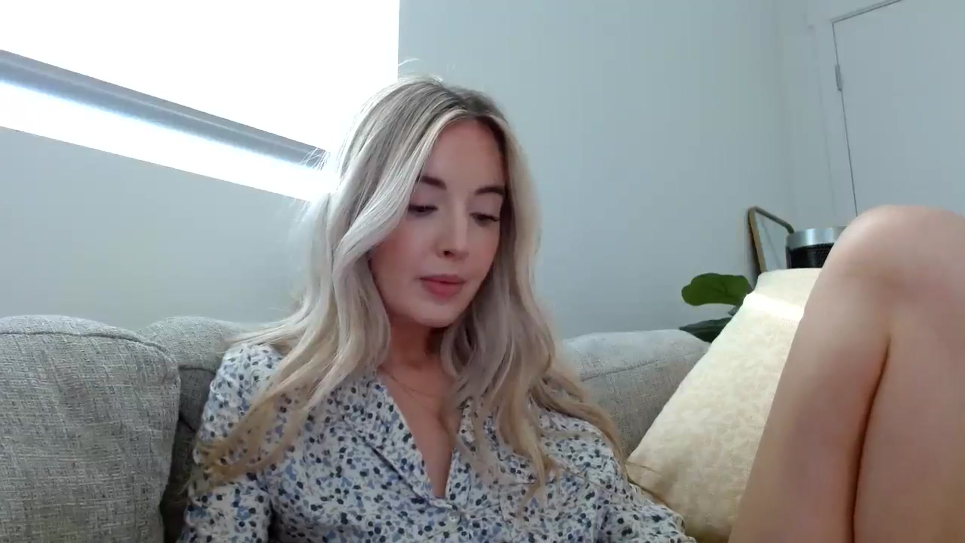 Gallery image thumbnail from Vegansoda's myfreecams stream on, 05/22/2024, 01:10 image 9 of 20