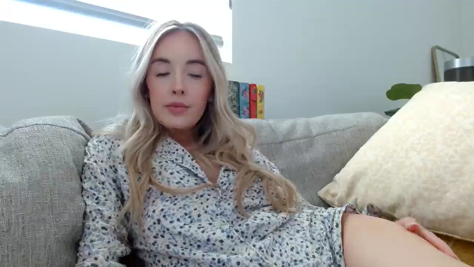Gallery image thumbnail from Vegansoda's myfreecams stream on, 05/22/2024, 01:46 image 15 of 20