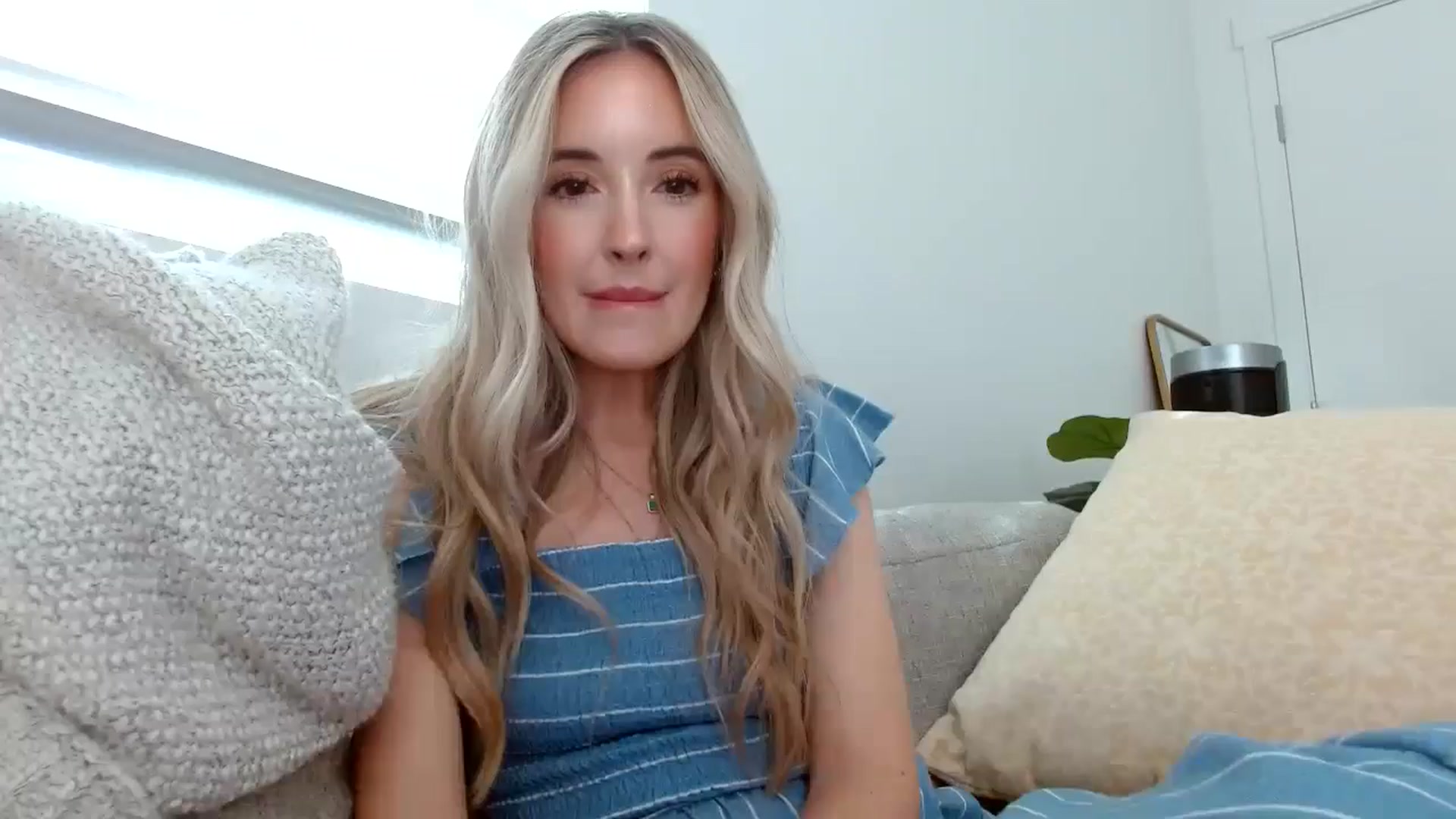 Gallery image thumbnail from Vegansoda's myfreecams stream on, 05/29/2024, 24:42 image 1 of 20