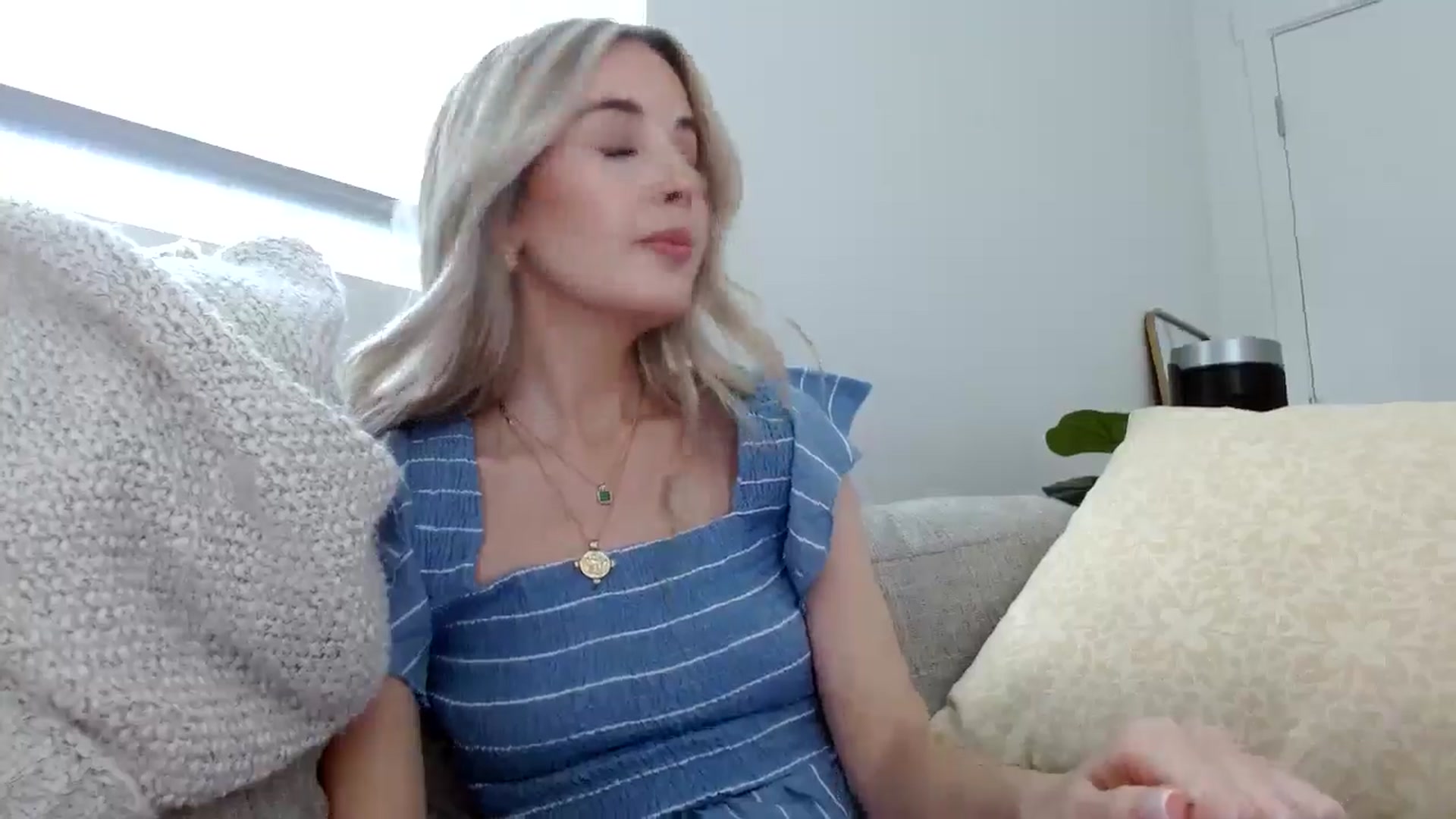 Gallery image thumbnail from Vegansoda's myfreecams stream on, 05/29/2024, 24:42 image 2 of 20