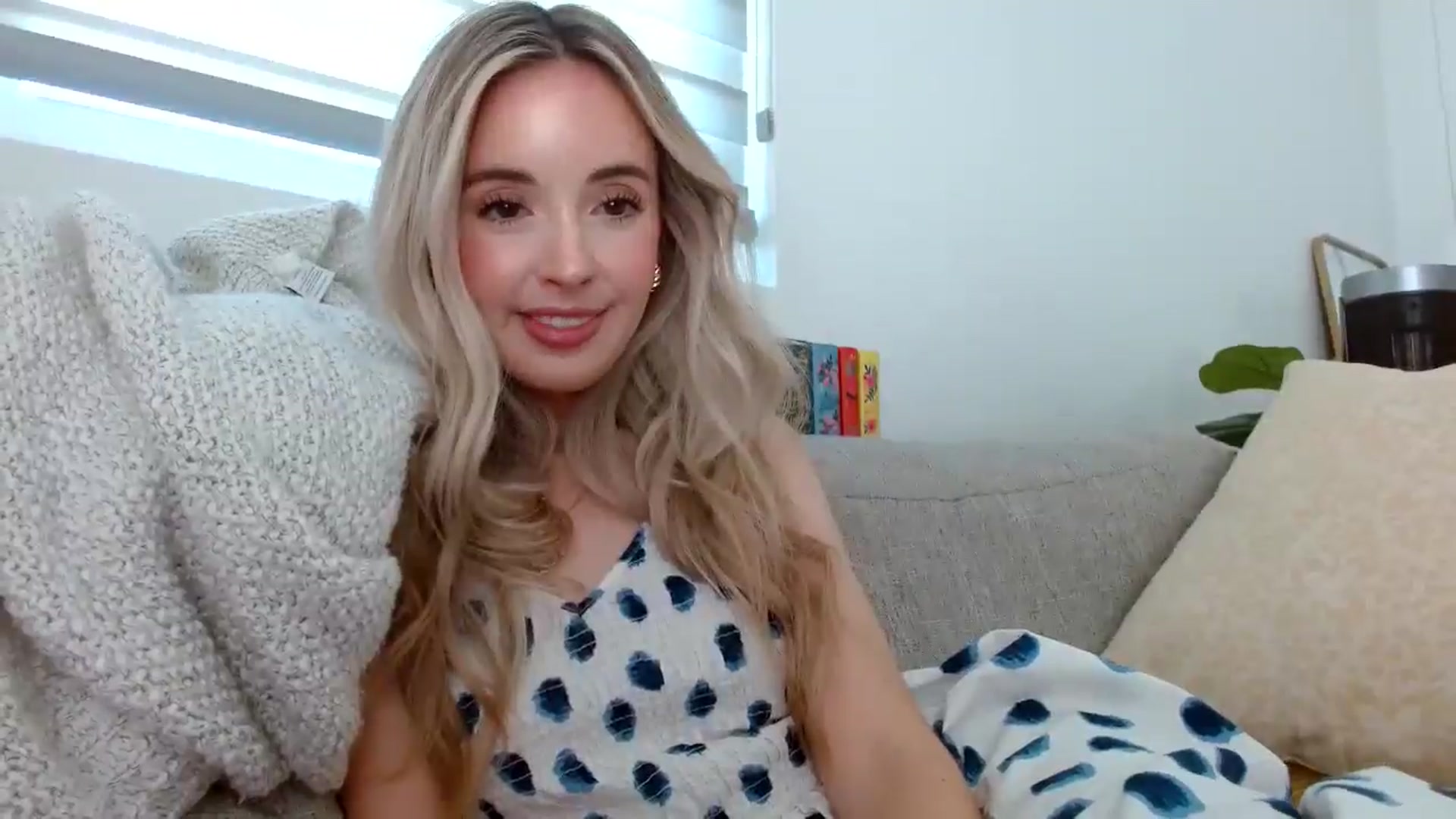 Gallery image thumbnail from Vegansoda's myfreecams stream on, 05/29/2024, 21:09 image 10 of 20
