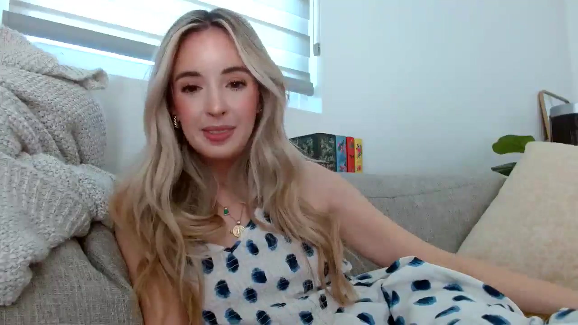 Gallery image thumbnail from Vegansoda's myfreecams stream on, 05/29/2024, 21:09 image 12 of 20