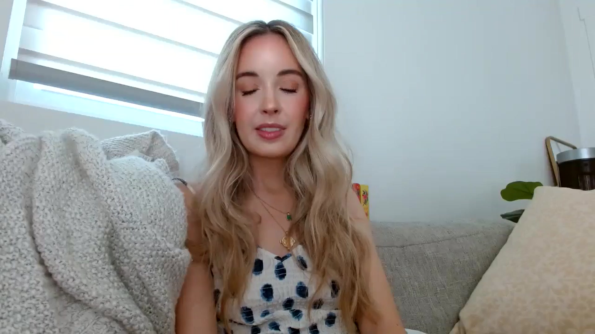 Gallery image thumbnail from Vegansoda's myfreecams stream on, 05/29/2024, 21:09 image 2 of 20