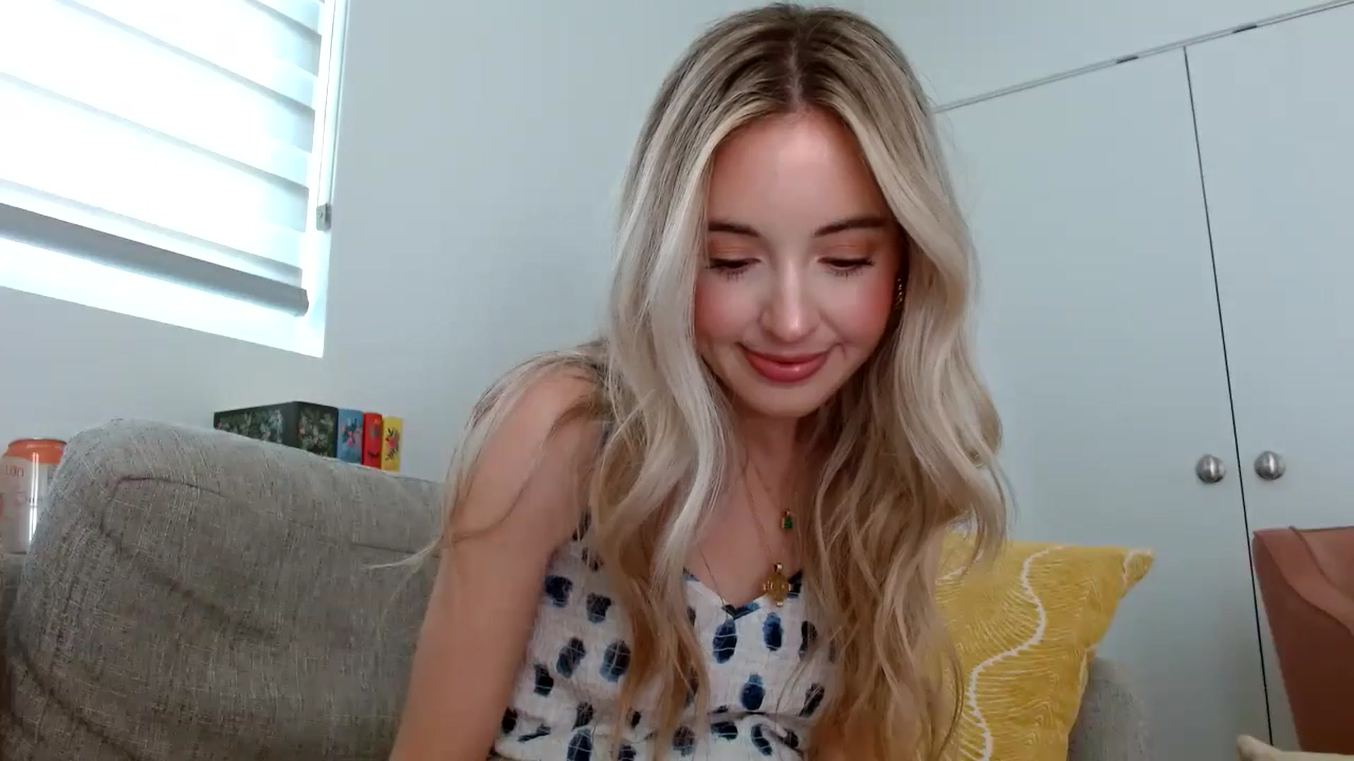 Gallery image thumbnail from Vegansoda's myfreecams stream on, 05/29/2024, 22:41 image 5 of 20