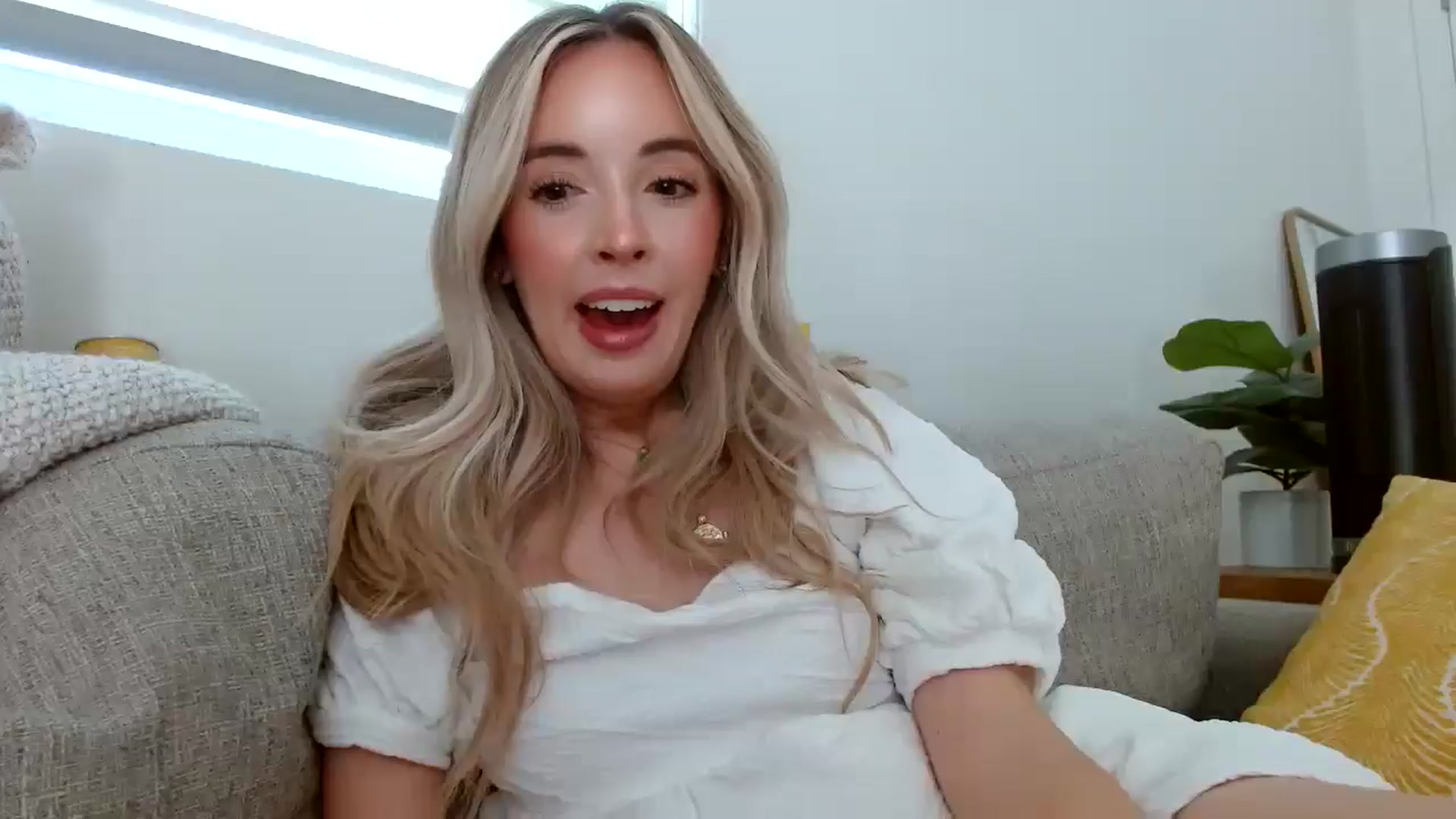 Gallery image thumbnail from Vegansoda's myfreecams stream on, 05/30/2024, 22:11 image 14 of 20