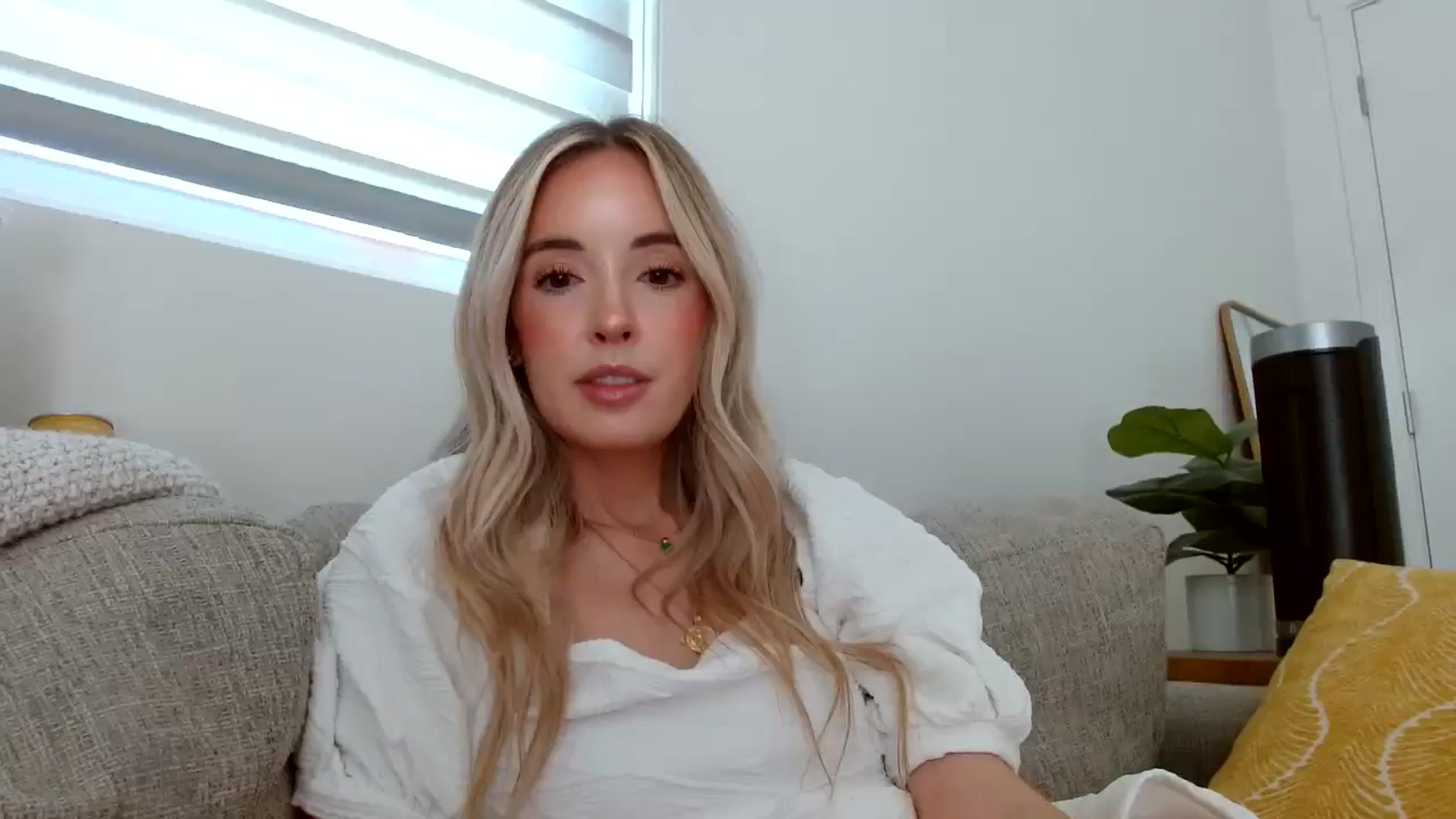 Gallery image thumbnail from Vegansoda's myfreecams stream on, 05/30/2024, 22:11 image 9 of 20