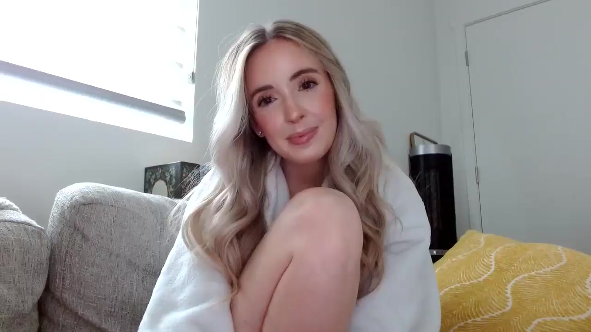 Gallery image thumbnail from Vegansoda's myfreecams stream on, 06/01/2024, 23:23 image 19 of 20