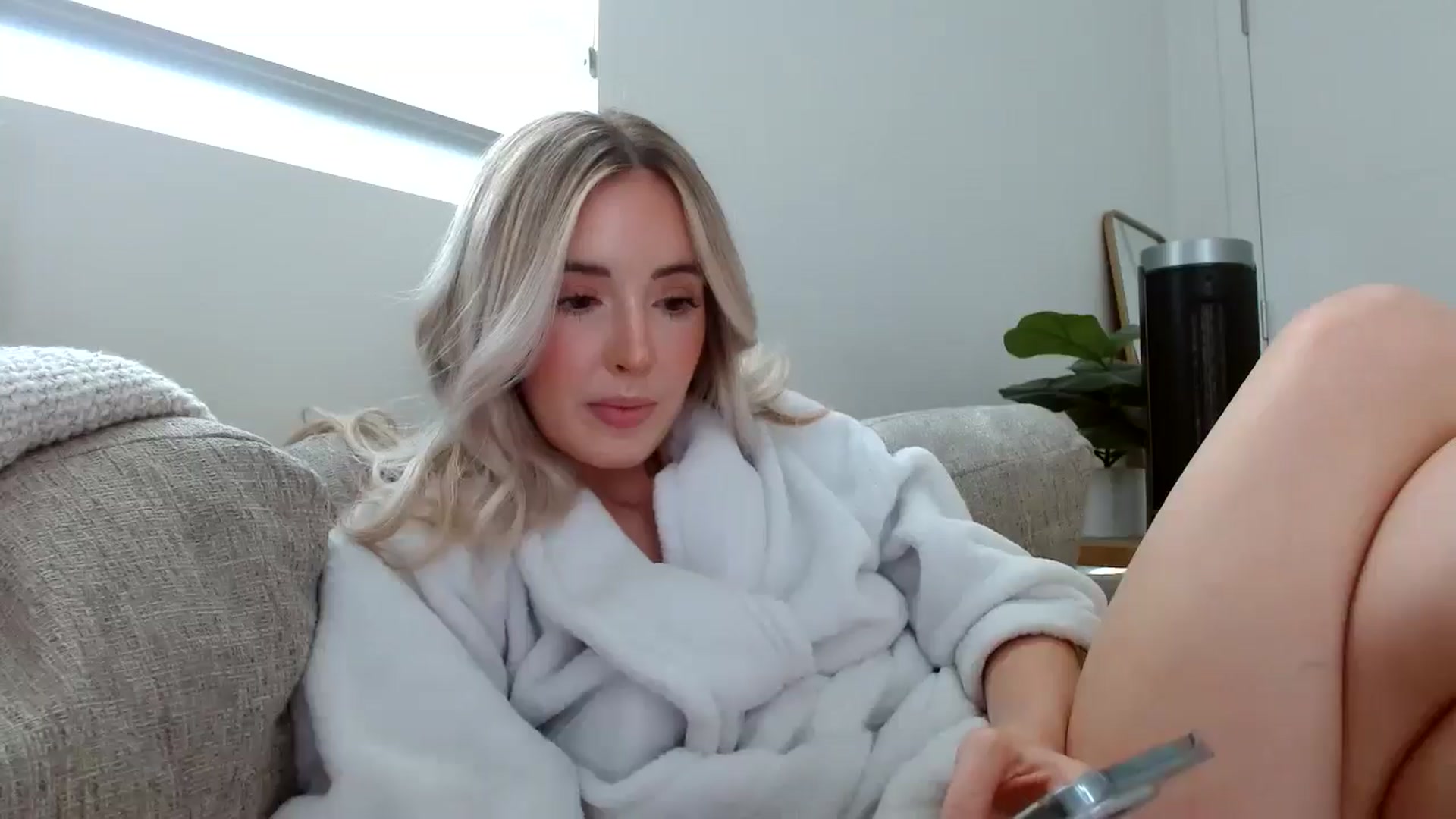 Gallery image thumbnail from Vegansoda's myfreecams stream on, 06/01/2024, 23:58 image 16 of 20