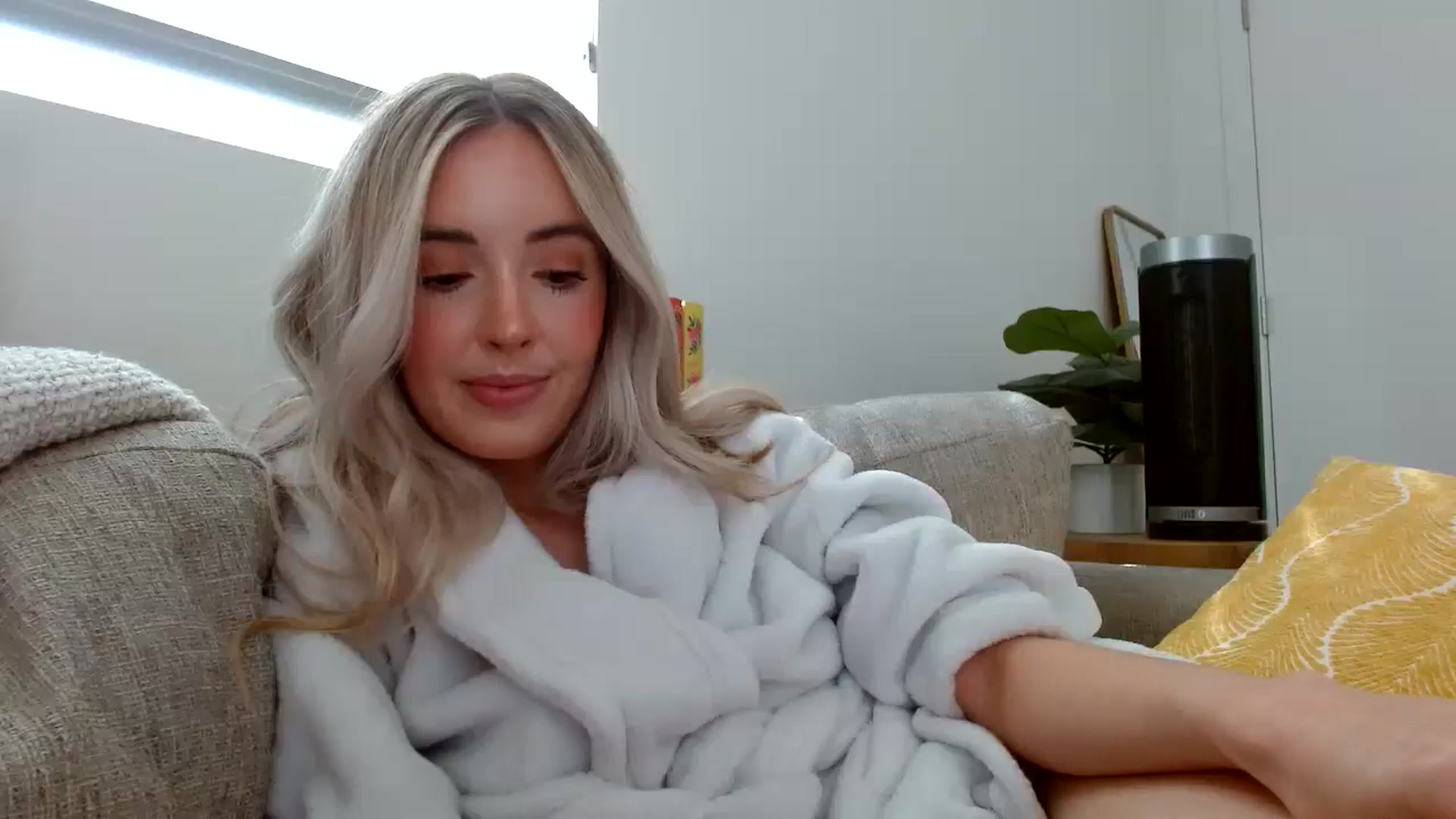 Gallery image thumbnail from Vegansoda's myfreecams stream on, 06/01/2024, 23:58 image 20 of 20