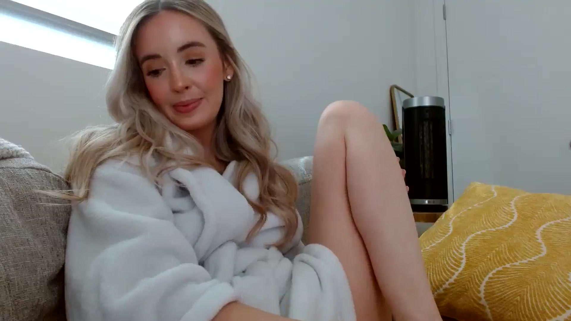 Gallery image thumbnail from Vegansoda's myfreecams stream on, 06/01/2024, 23:58 image 3 of 20
