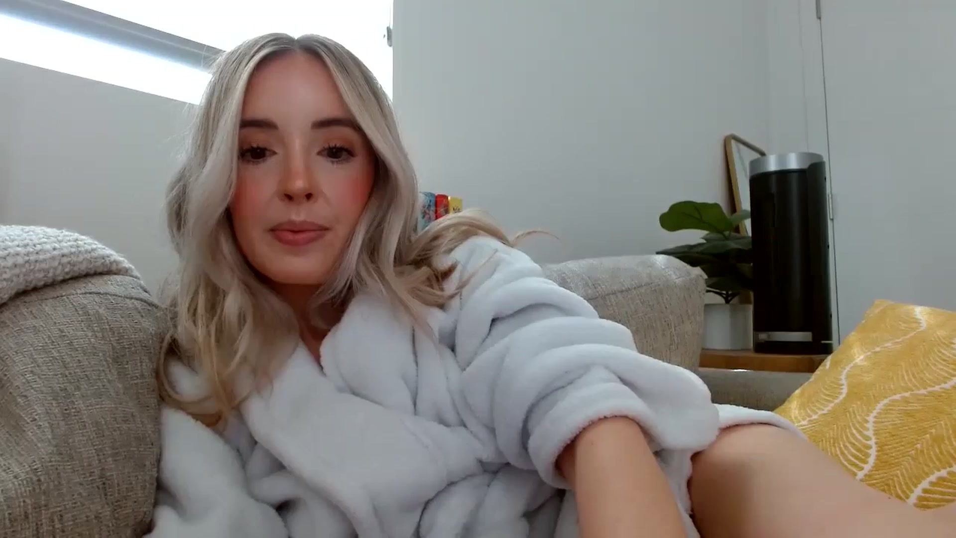 Gallery image thumbnail from Vegansoda's myfreecams stream on, 06/01/2024, 23:58 image 19 of 20