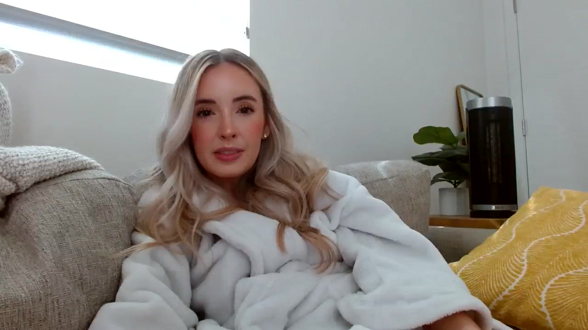 Gallery image thumbnail from Vegansoda's myfreecams stream on, 06/01/2024, 23:58 image 9 of 20