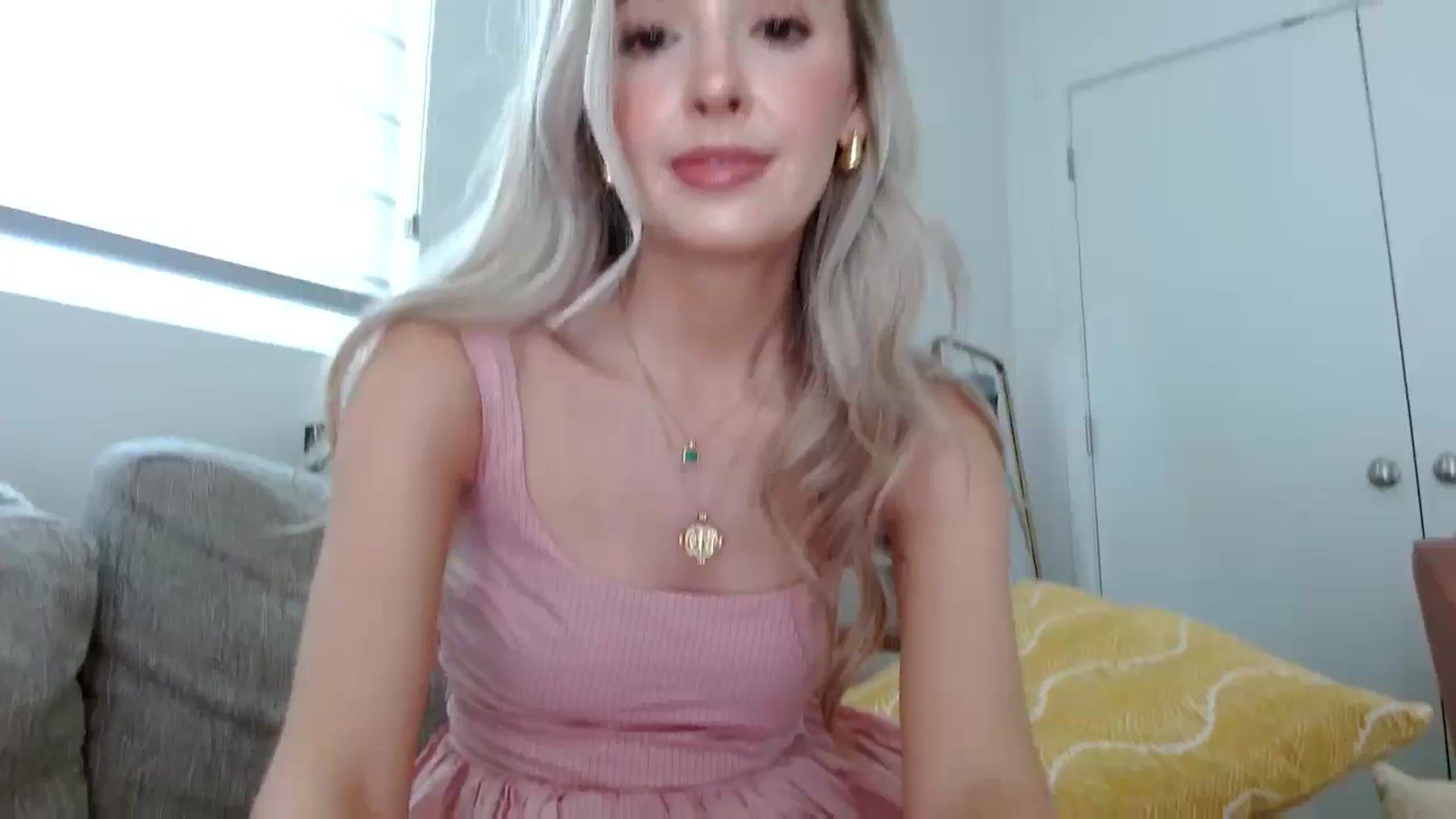 Gallery image thumbnail from Vegansoda's myfreecams stream on, 06/02/2024, 17:58 image 11 of 20