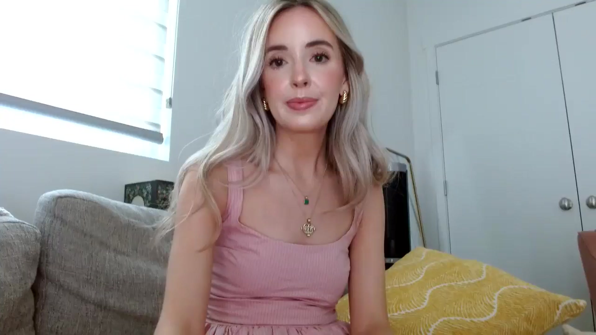 Gallery image thumbnail from Vegansoda's myfreecams stream on, 06/02/2024, 17:58 image 19 of 20
