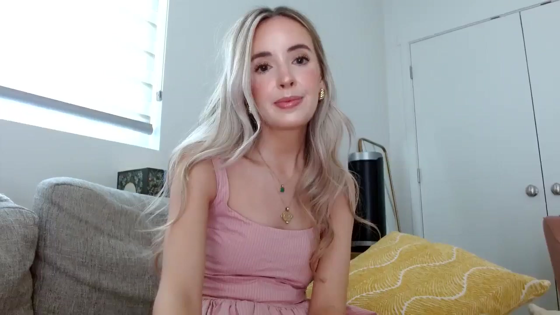 Gallery image thumbnail from Vegansoda's myfreecams stream on, 06/02/2024, 17:58 image 12 of 20
