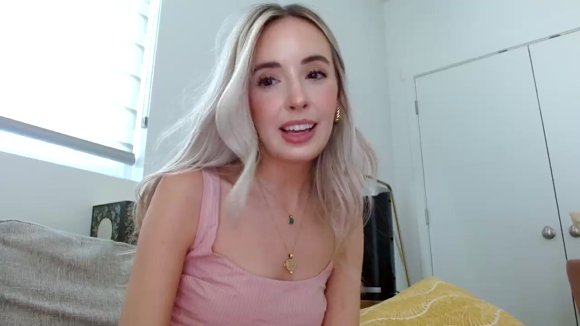 Gallery image thumbnail from Vegansoda's myfreecams stream on, 06/02/2024, 19:27 image 9 of 20