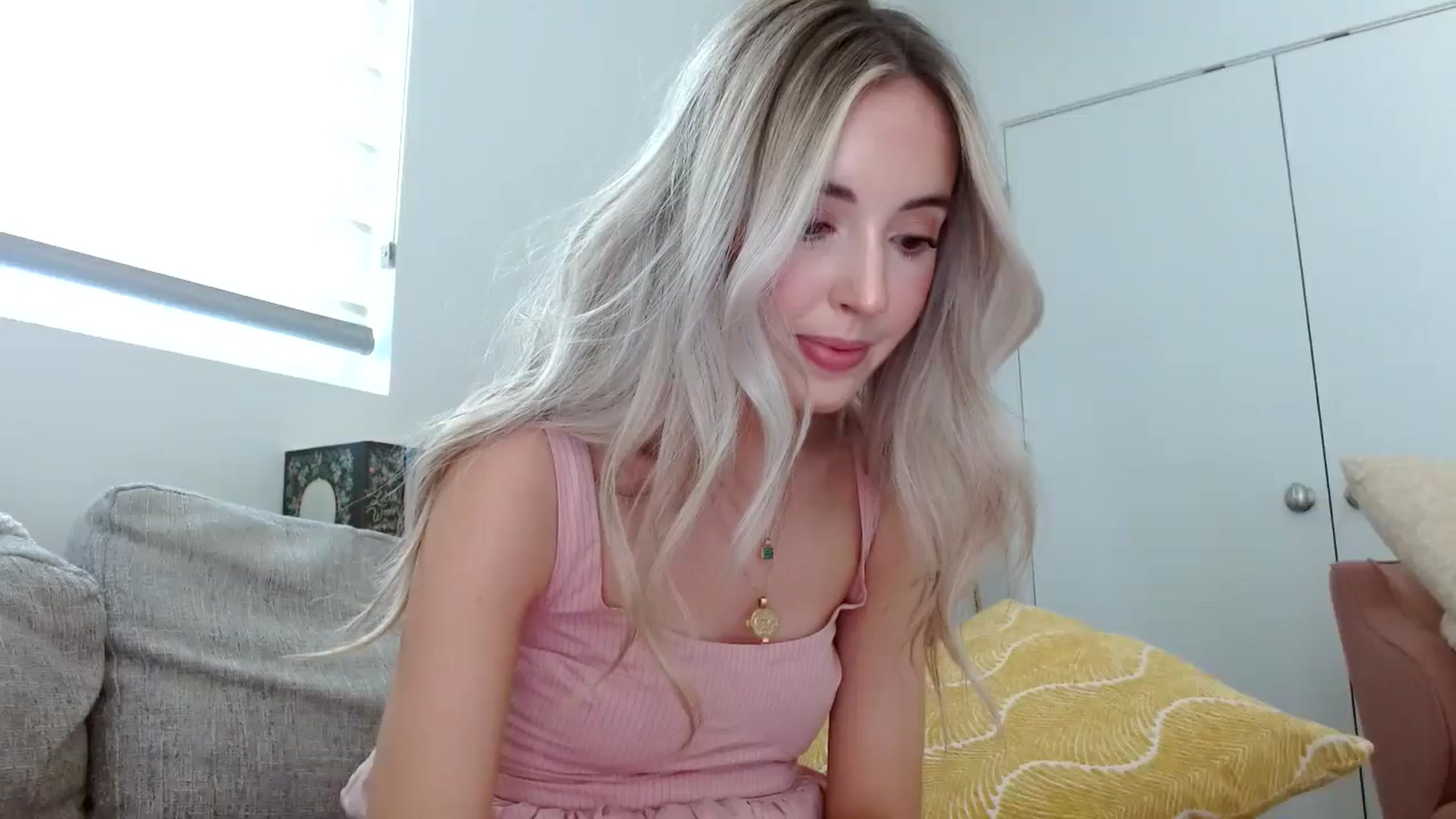 Gallery image thumbnail from Vegansoda's myfreecams stream on, 06/02/2024, 19:27 image 2 of 20