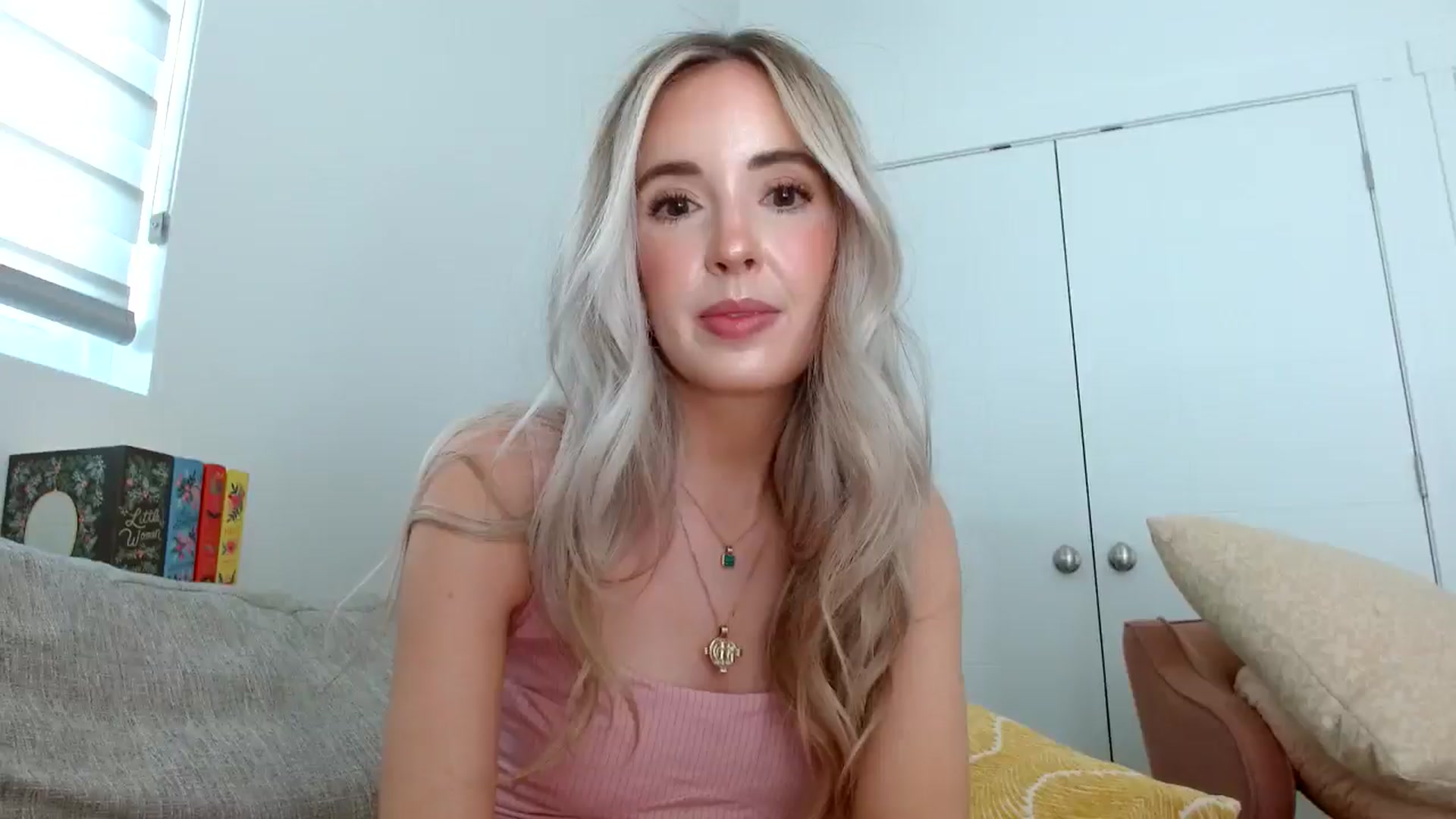 Gallery image thumbnail from Vegansoda's myfreecams stream on, 06/02/2024, 21:03 image 2 of 20