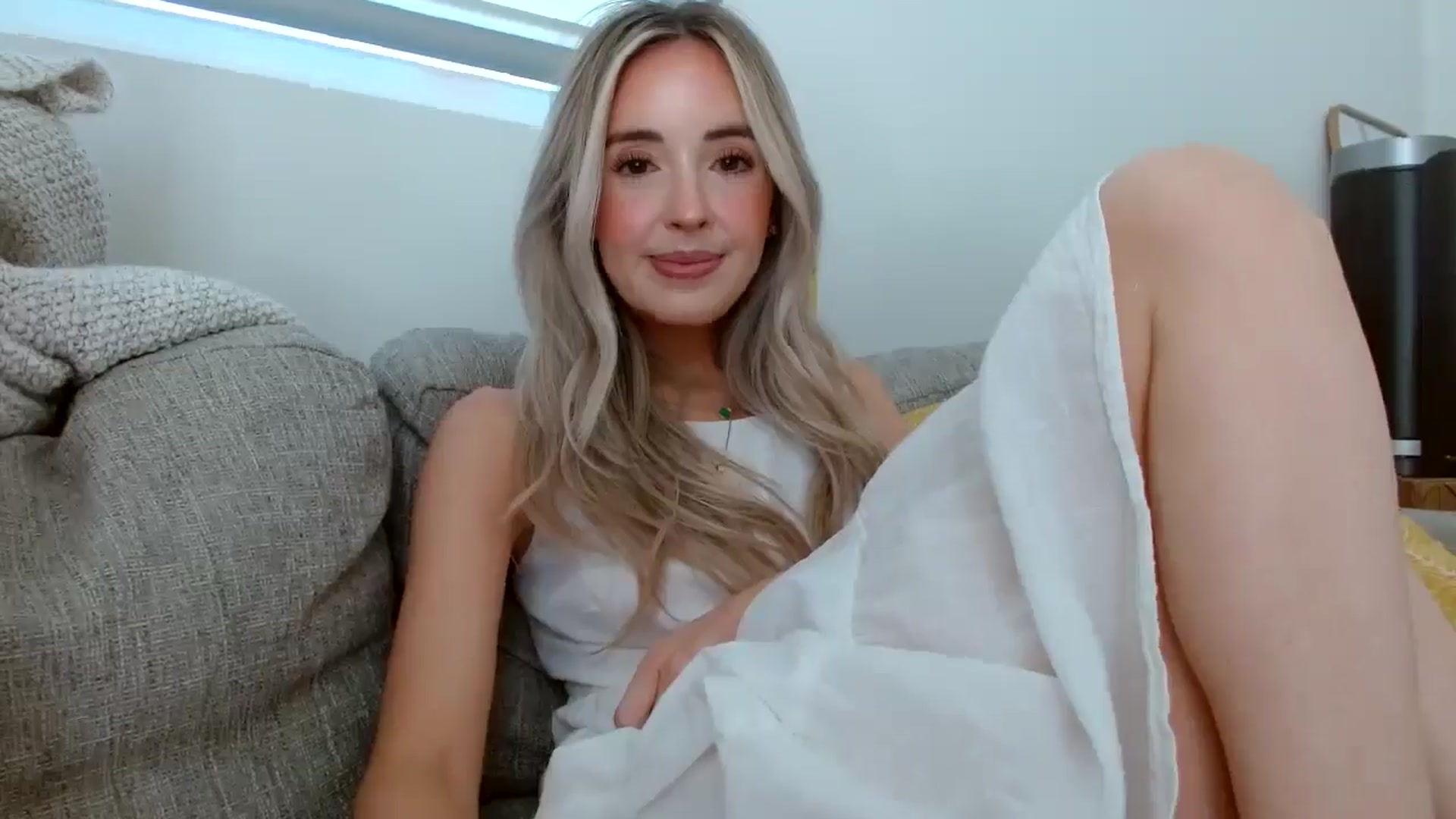 Gallery image thumbnail from Vegansoda's myfreecams stream on, 06/04/2024, 21:07 image 18 of 20