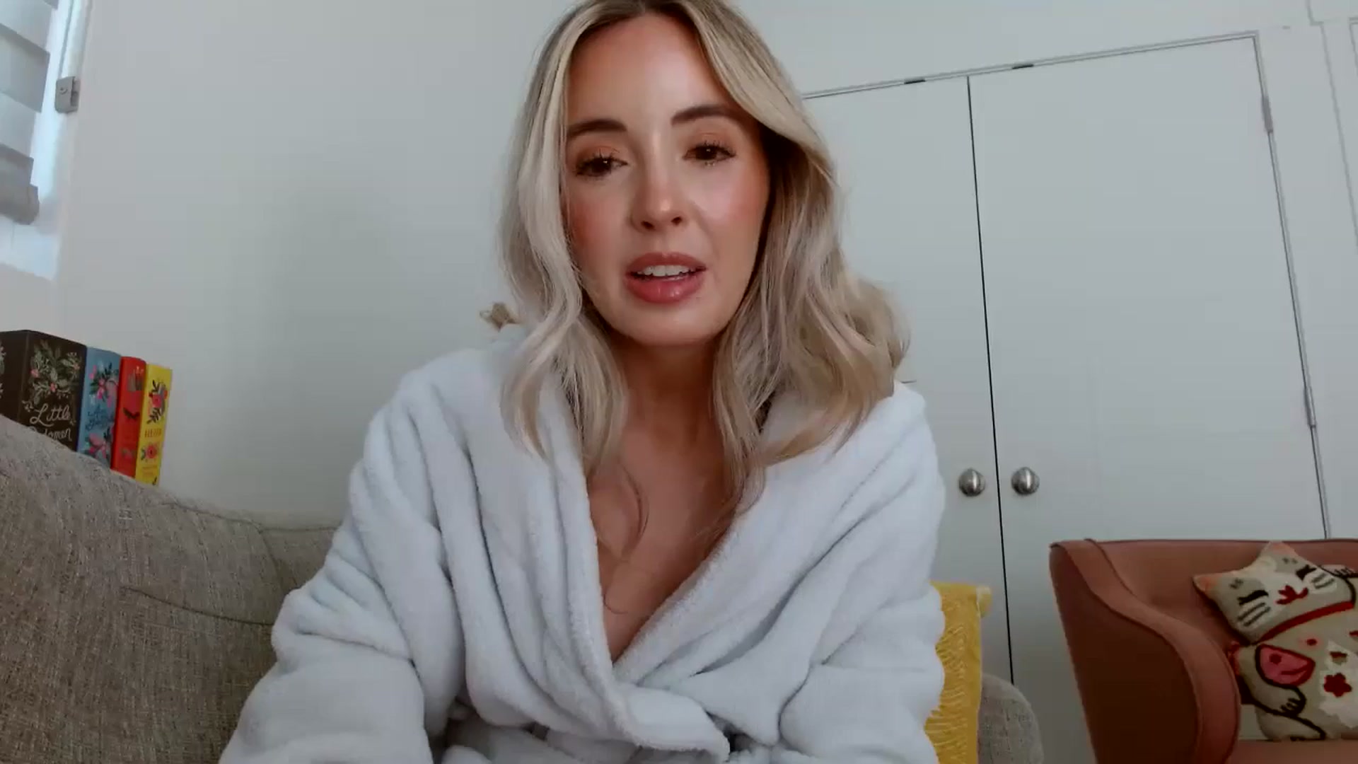 Gallery image thumbnail from Vegansoda's myfreecams stream on, 06/06/2024, 21:49 image 12 of 20