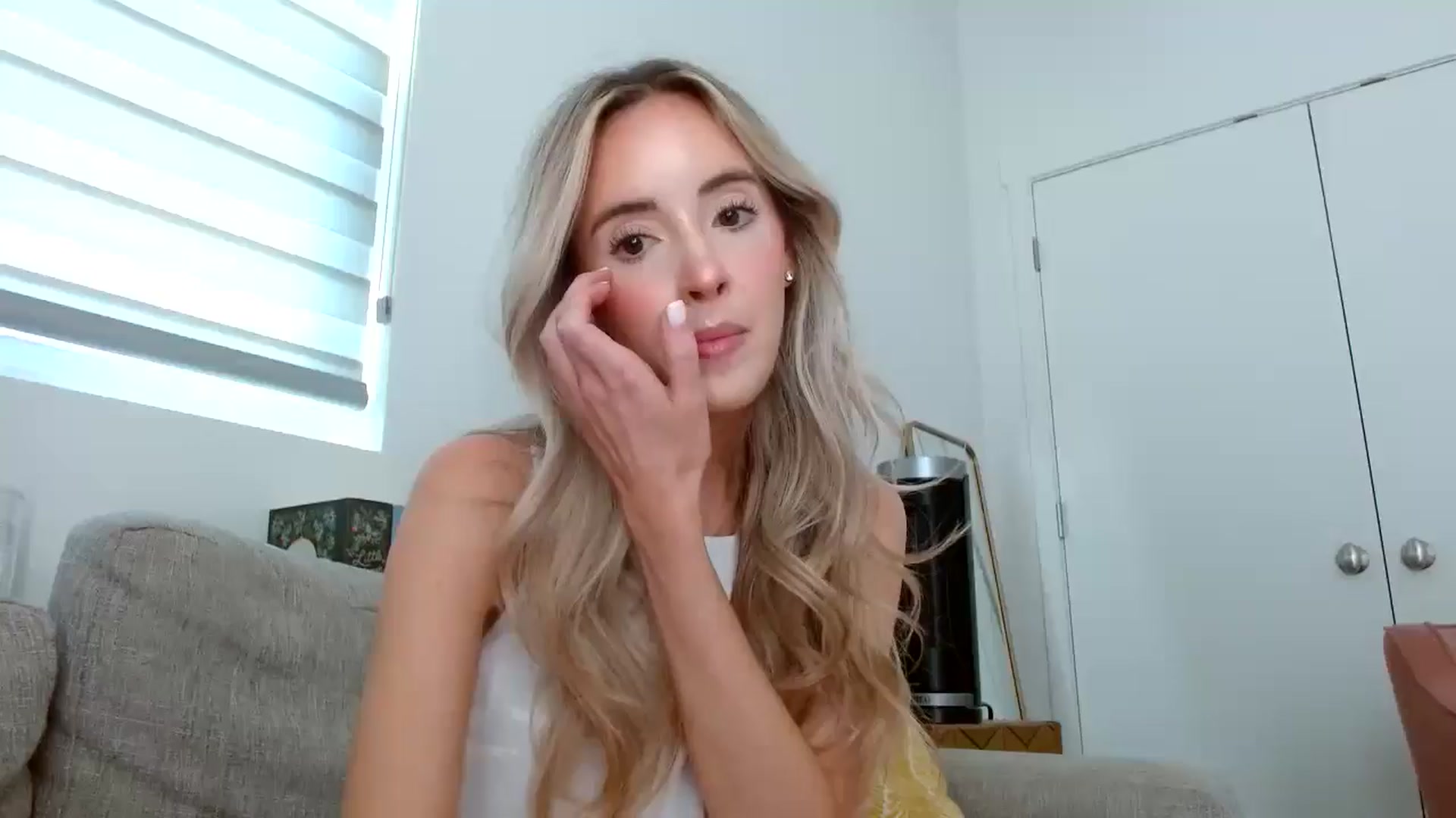 Gallery image thumbnail from Vegansoda's myfreecams stream on, 06/10/2024, 22:22 image 1 of 20