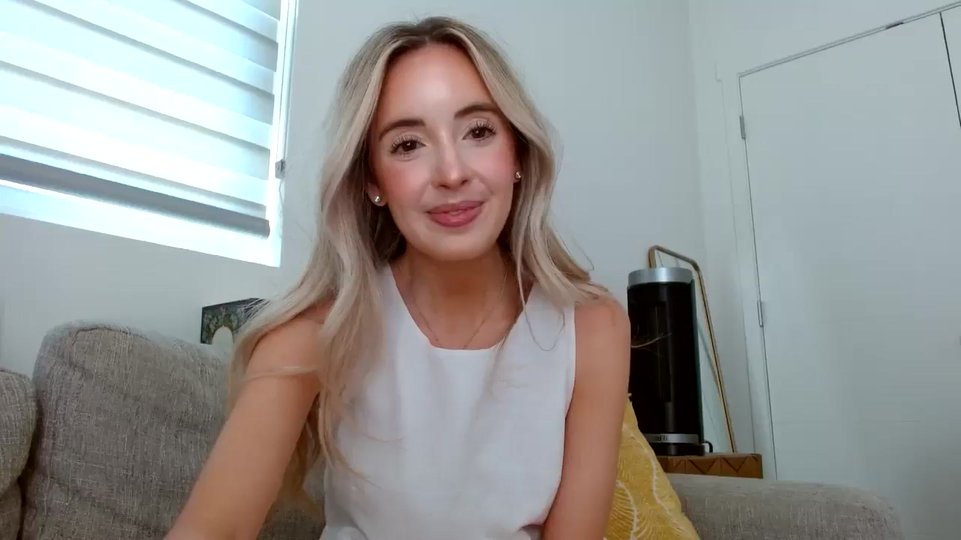 Gallery image thumbnail from Vegansoda's myfreecams stream on, 06/10/2024, 22:22 image 8 of 20
