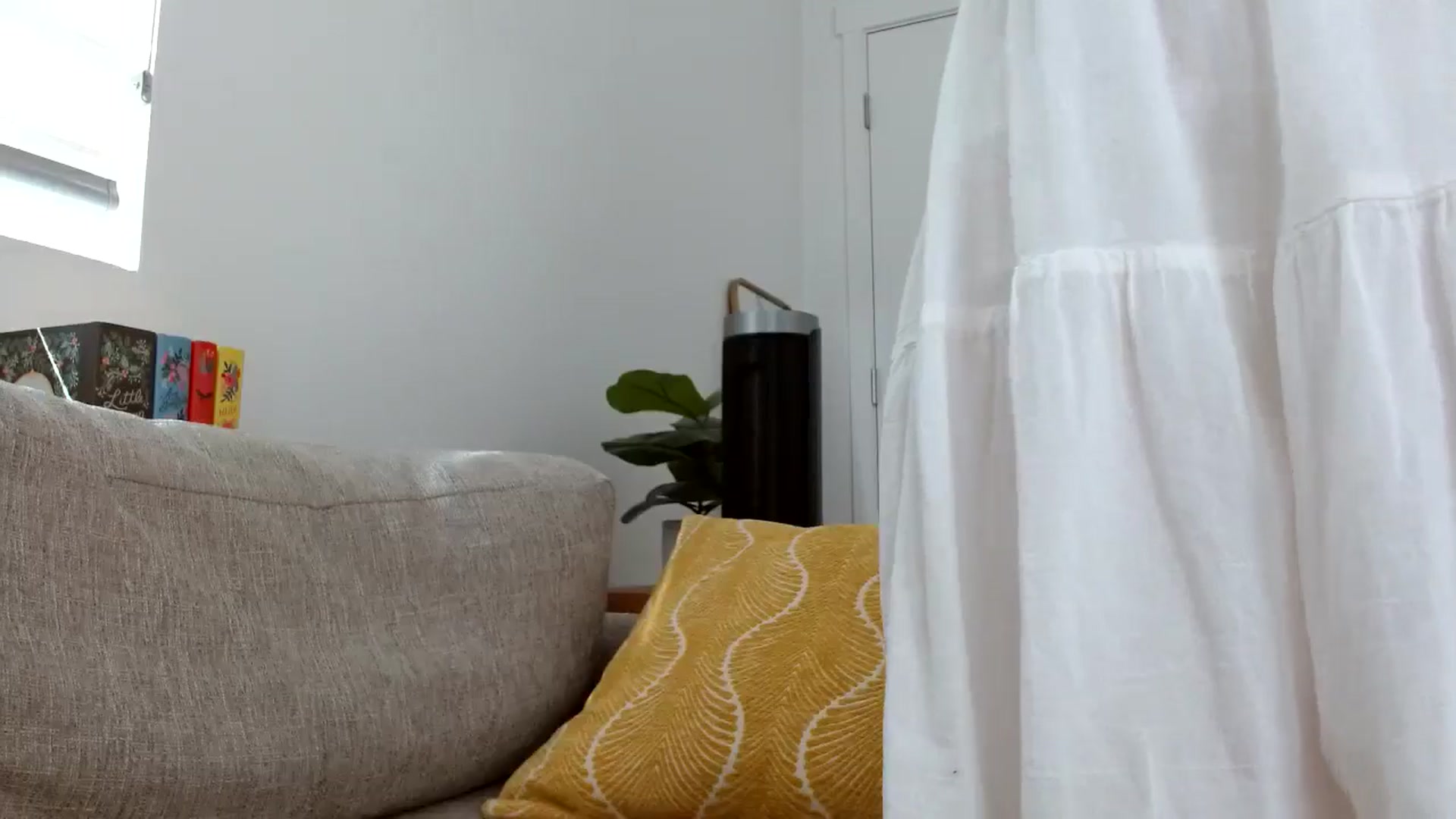 Gallery image thumbnail from Vegansoda's myfreecams stream on, 06/10/2024, 23:57 image 5 of 20