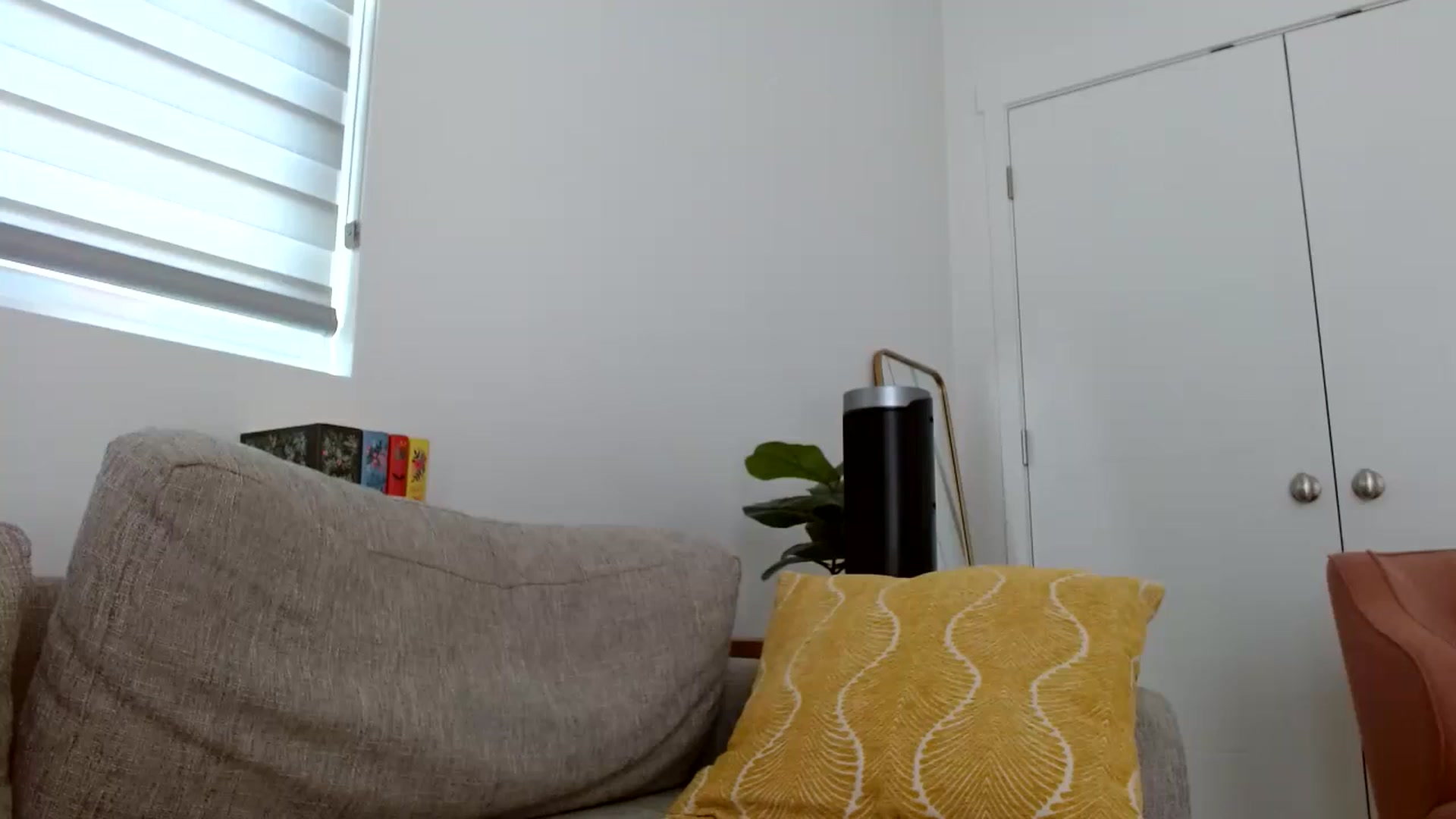 Gallery image thumbnail from Vegansoda's myfreecams stream on, 06/11/2024, 22:32 image 10 of 20