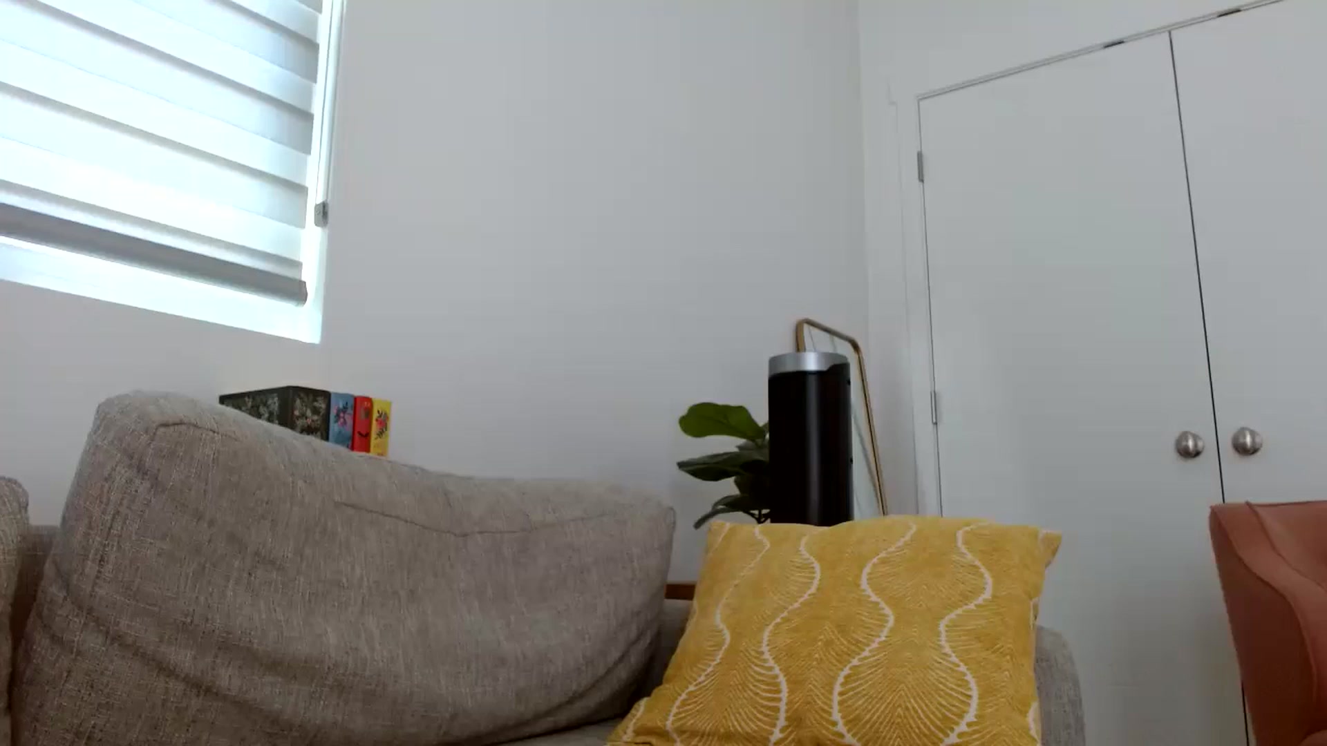 Gallery image thumbnail from Vegansoda's myfreecams stream on, 06/11/2024, 22:32 image 12 of 20