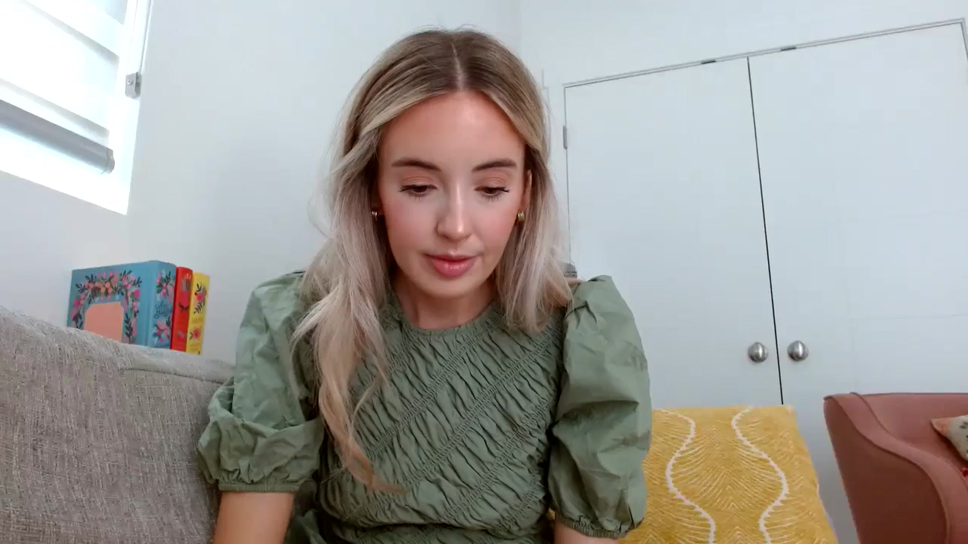Gallery image thumbnail from Vegansoda's myfreecams stream on, 06/12/2024, 22:10 image 17 of 20