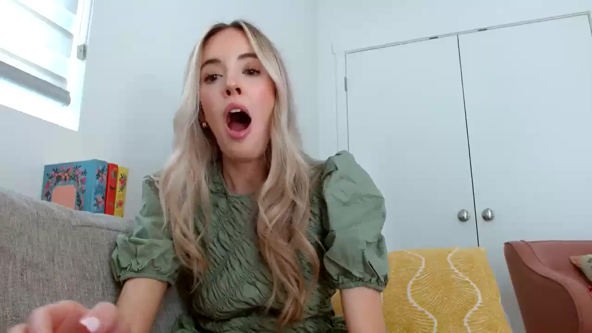 Gallery image thumbnail from Vegansoda's myfreecams stream on, 06/12/2024, 22:10 image 12 of 20