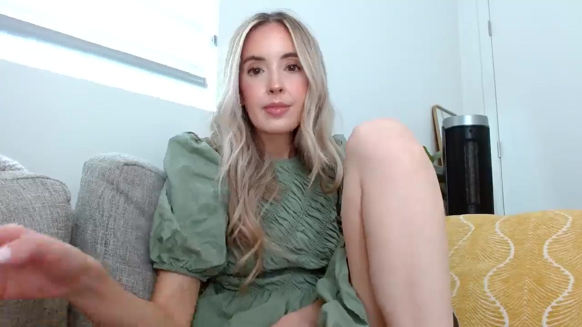 Gallery image thumbnail from Vegansoda's myfreecams stream on, 06/12/2024, 22:57 image 3 of 20