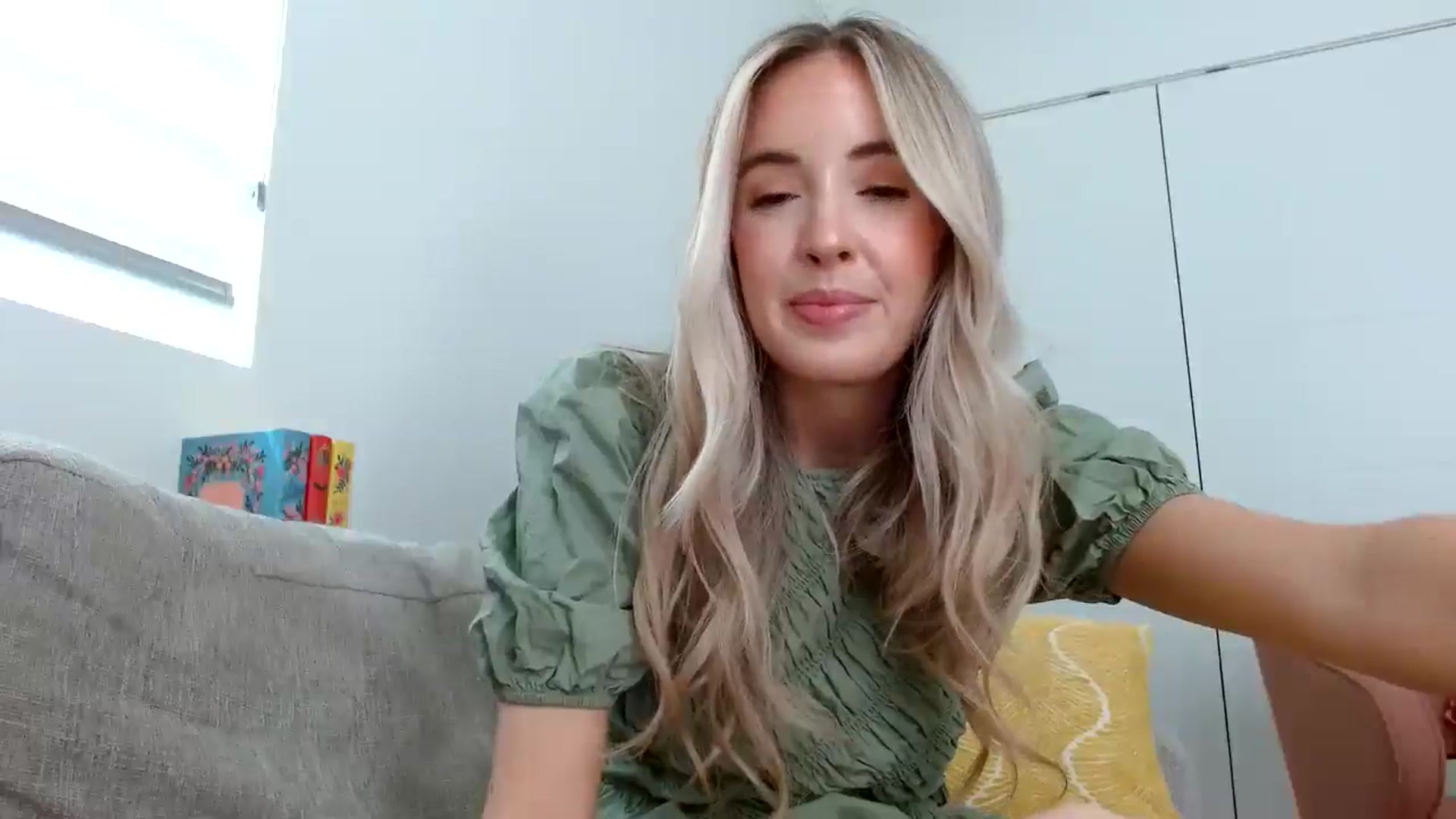 Gallery image thumbnail from Vegansoda's myfreecams stream on, 06/12/2024, 22:57 image 19 of 20