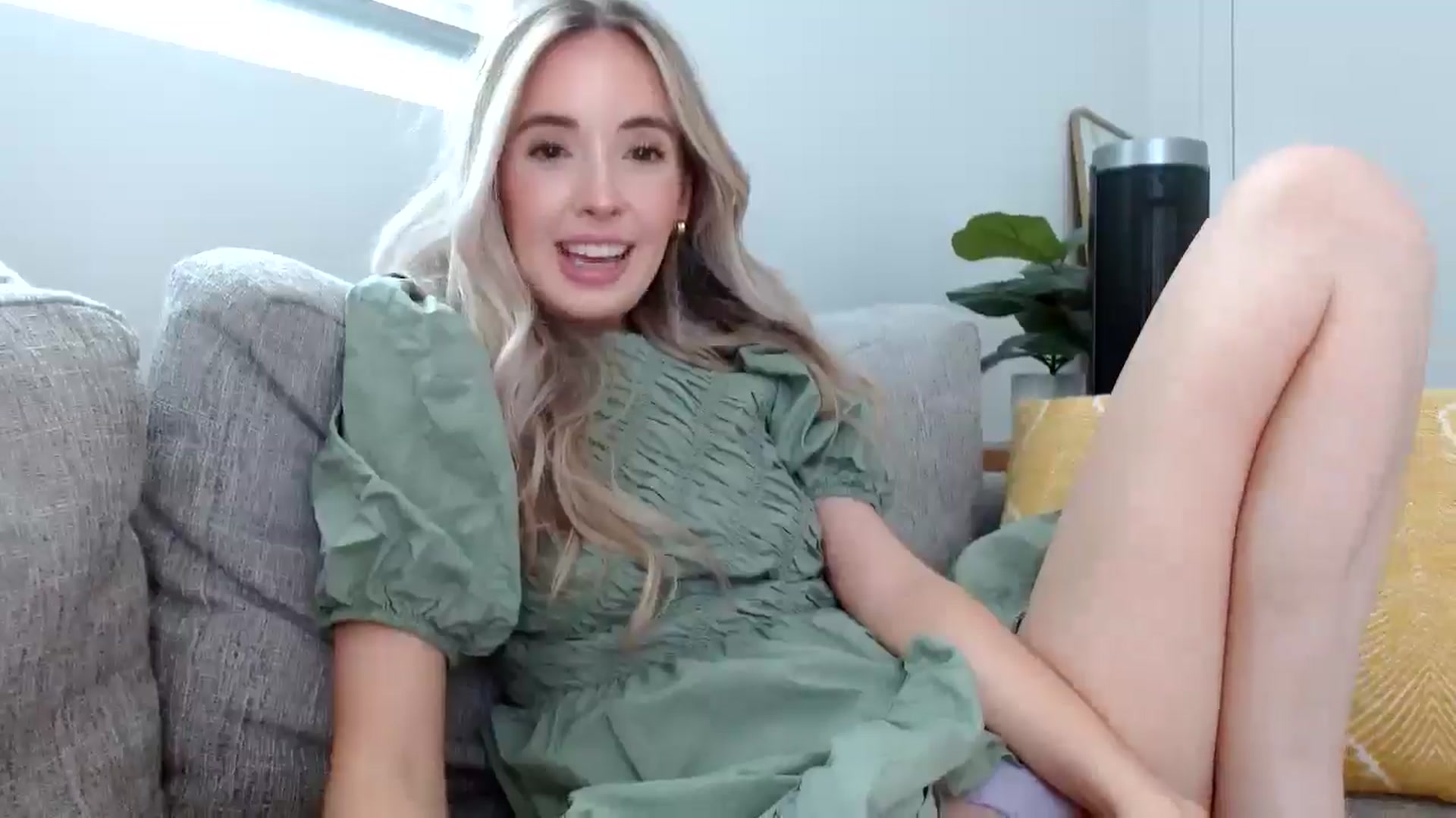 Gallery image thumbnail from Vegansoda's myfreecams stream on, 06/12/2024, 22:57 image 8 of 20
