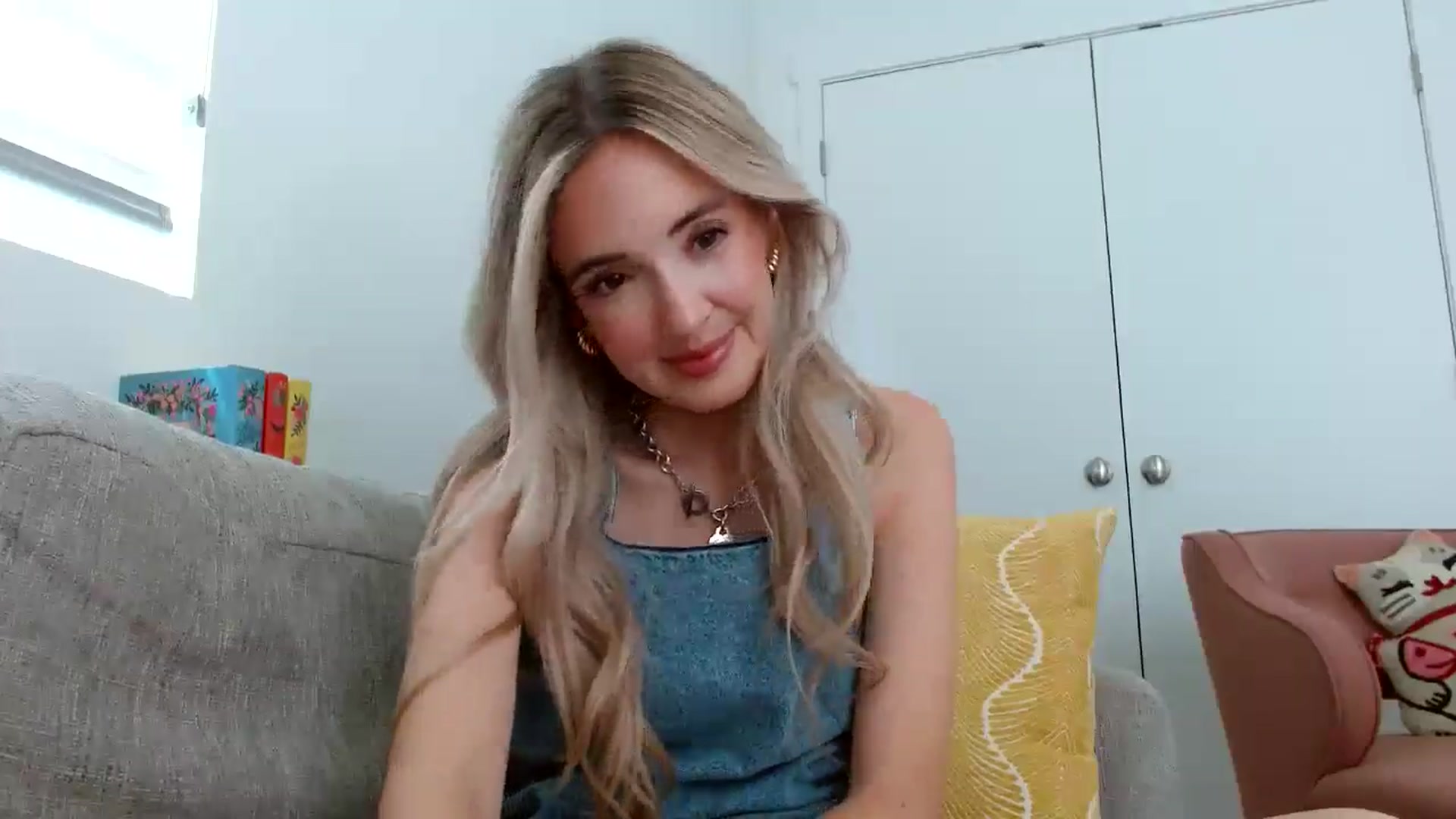Gallery image thumbnail from Vegansoda's myfreecams stream on, 06/16/2024, 23:17 image 6 of 20