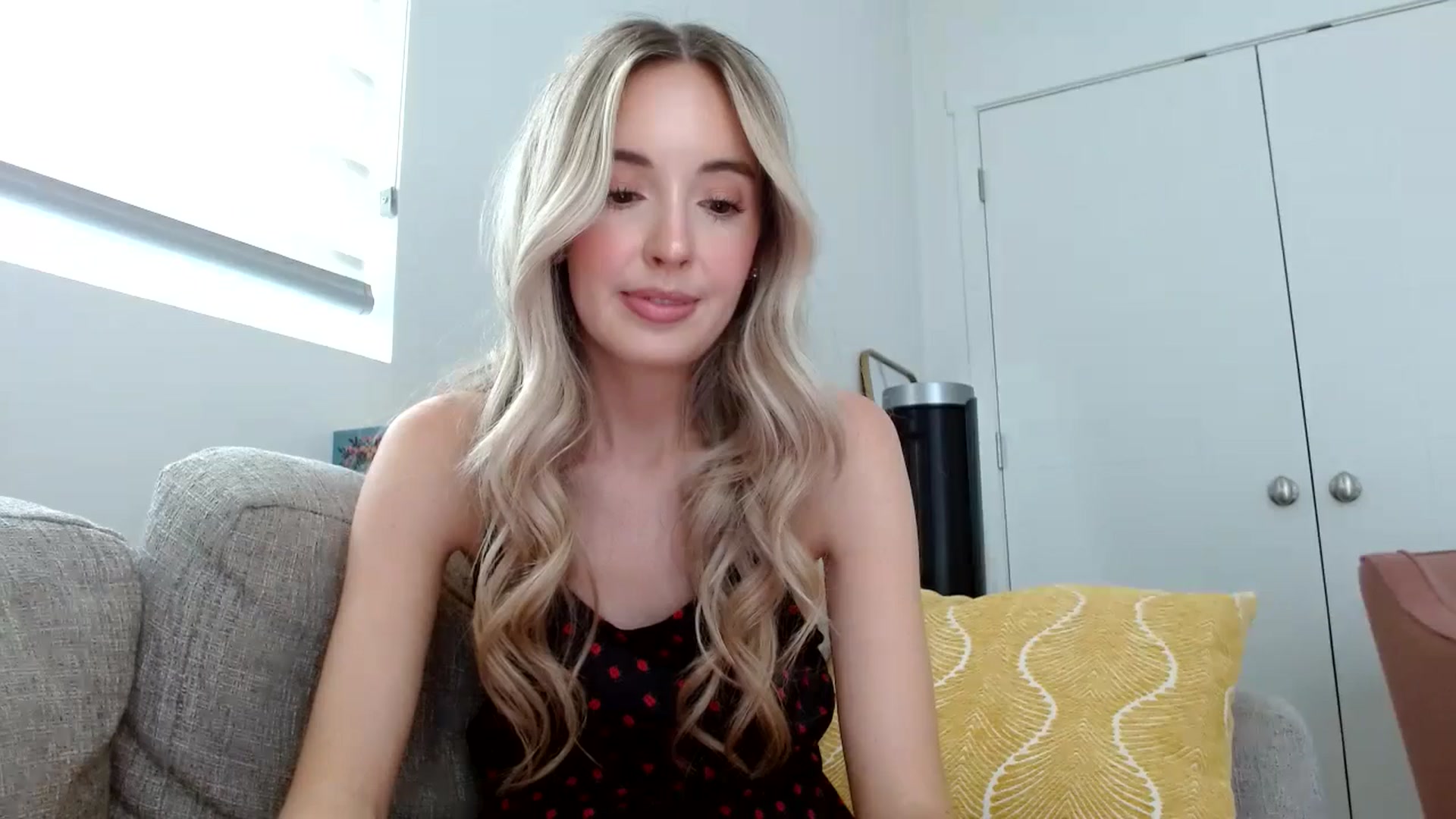 Gallery image thumbnail from Vegansoda's myfreecams stream on, 06/17/2024, 22:27 image 13 of 20